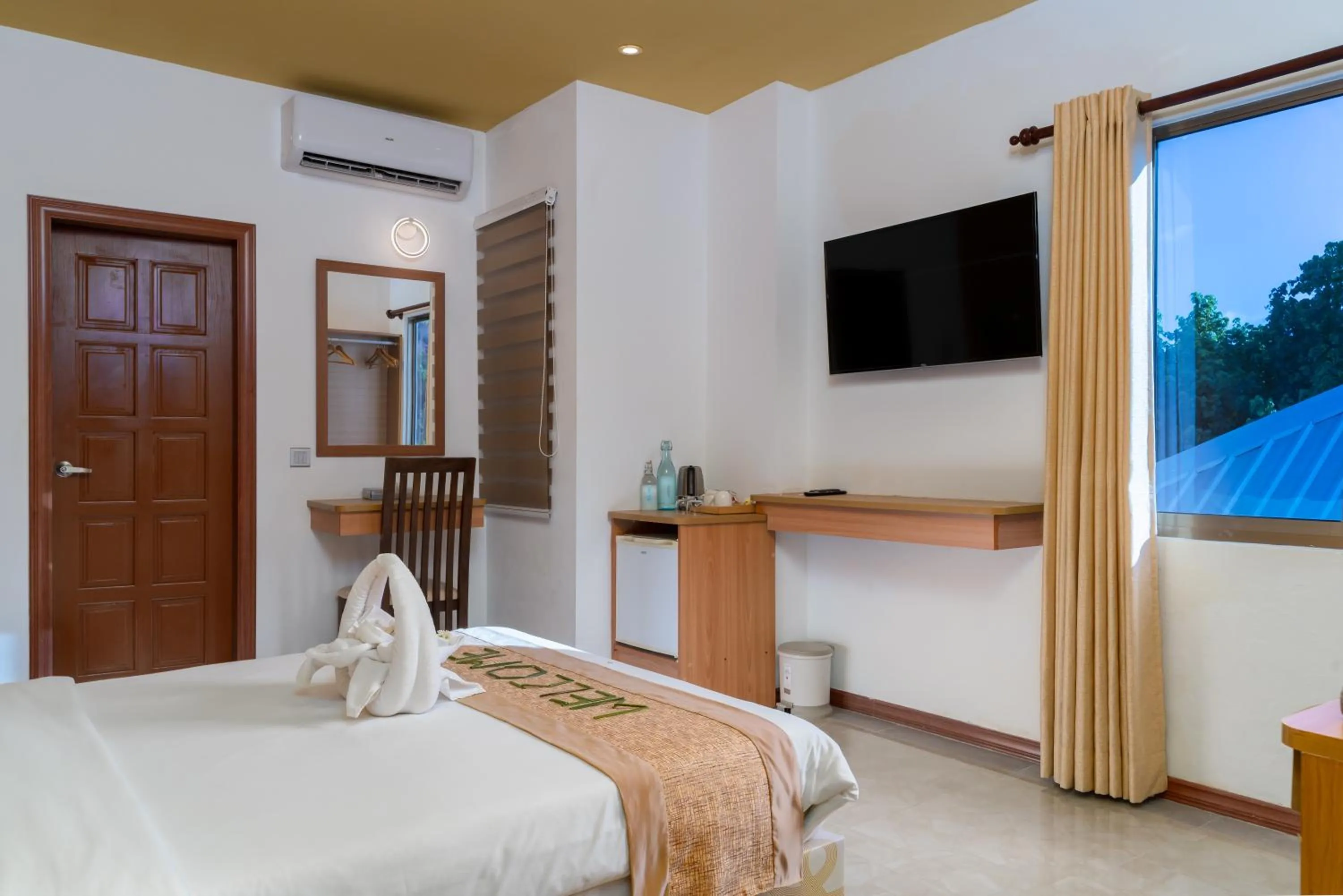 Bed in Nala Veli Beach & Spa