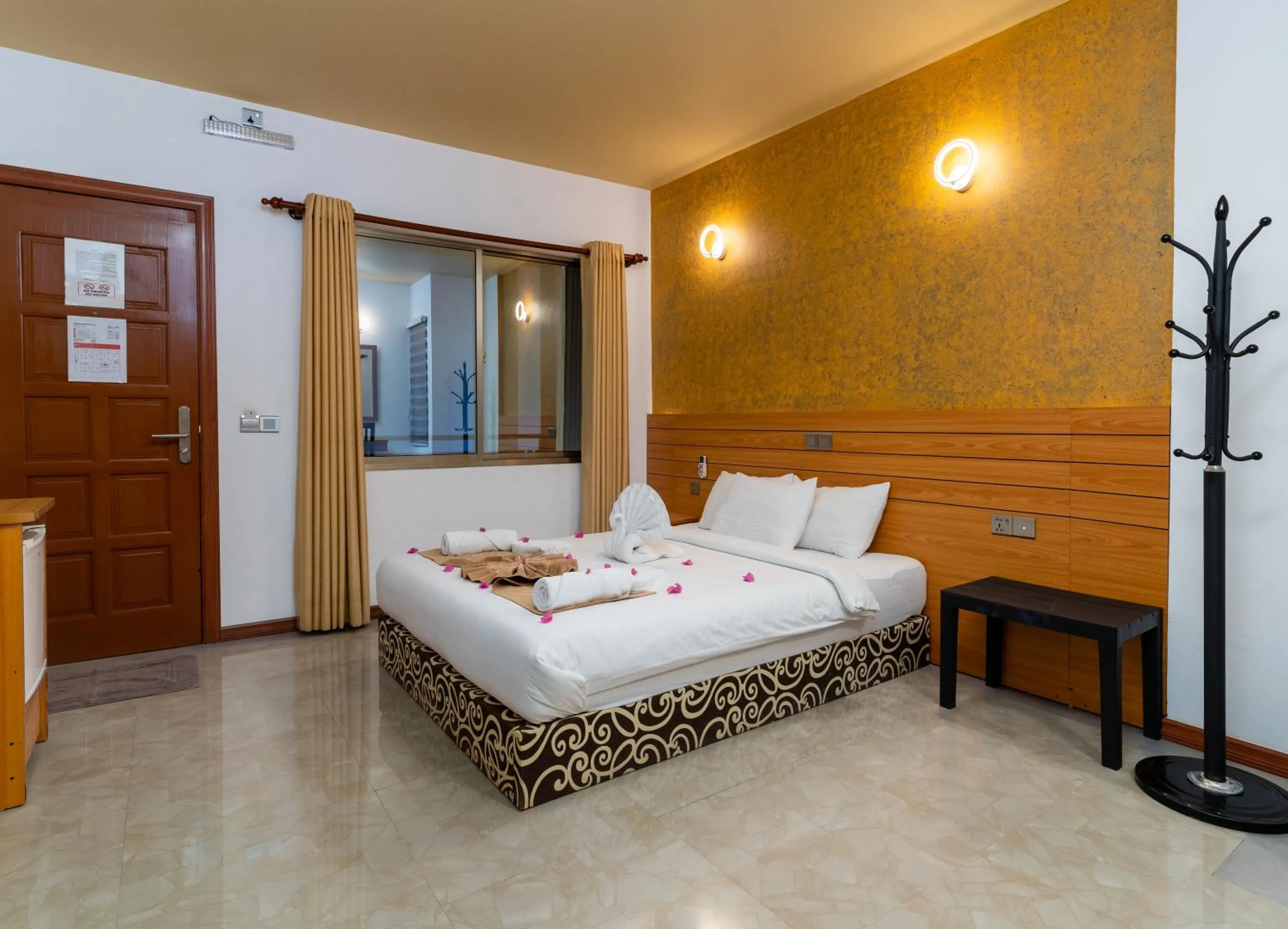 Bed in Nala Veli Beach & Spa