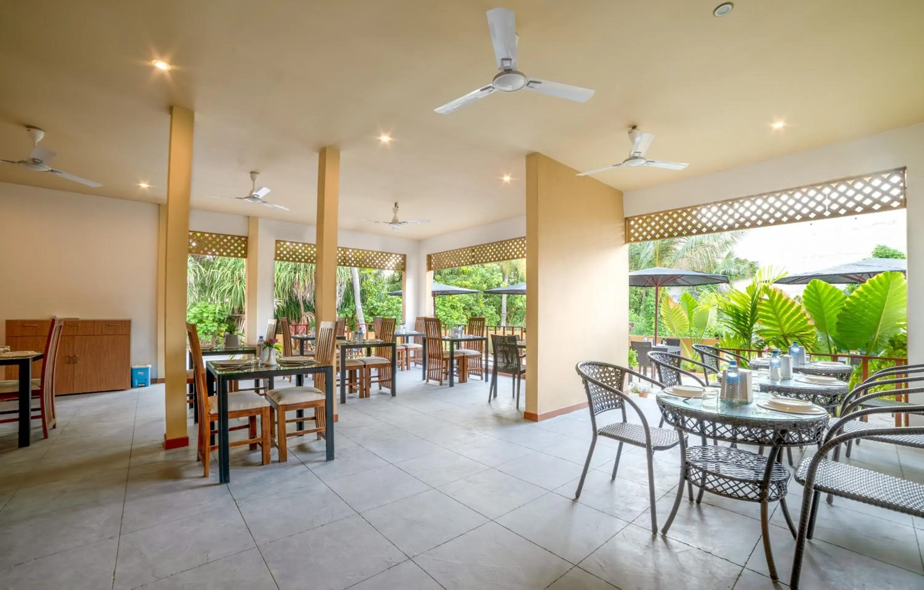 Restaurant/places to eat in Nala Veli Beach & Spa Restaurant/places to eat in Nala Veli Beach & Spa