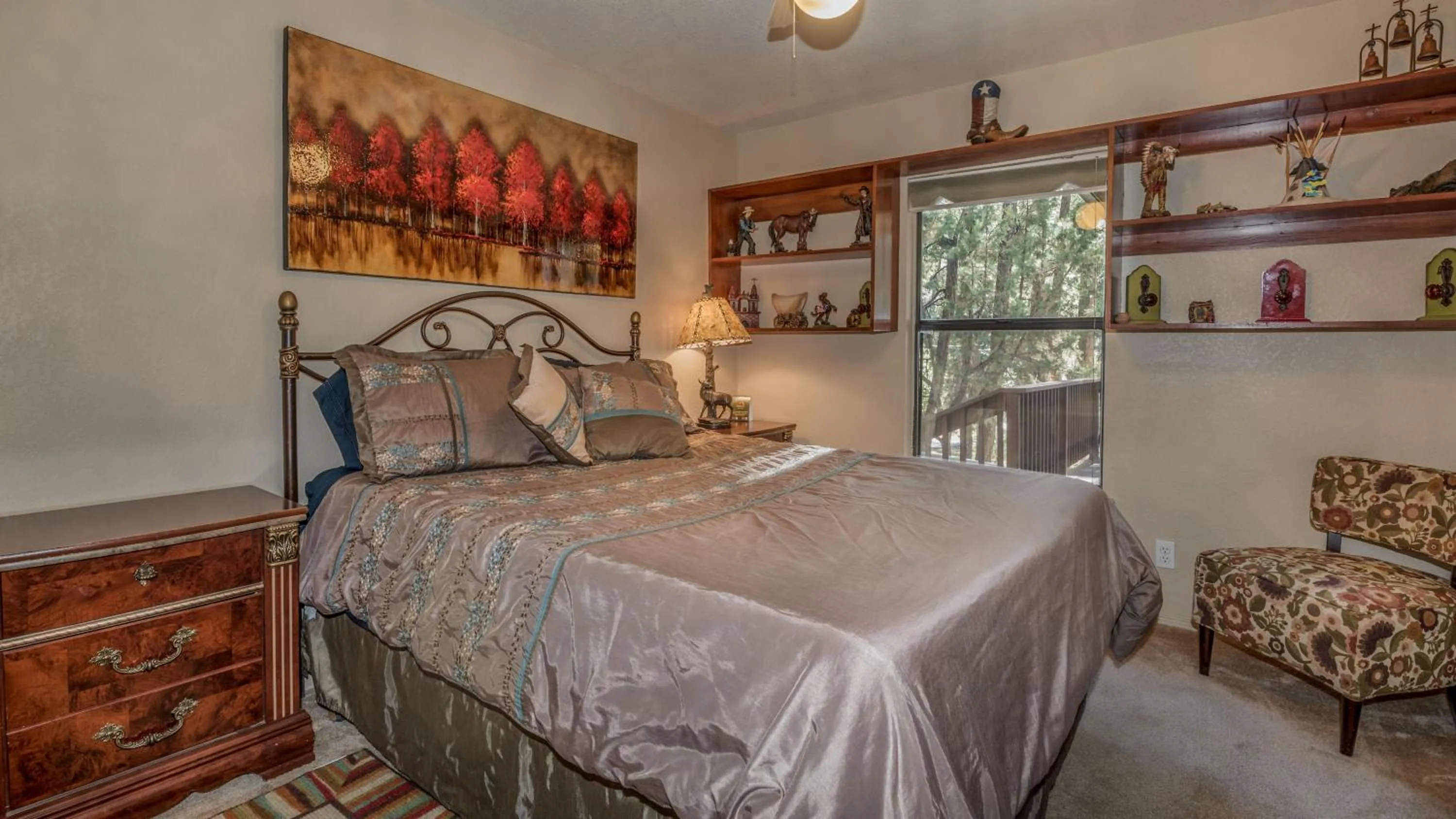 Bedroom, Bed in Tanglewood, Cabin at Ruidoso, with Forest View