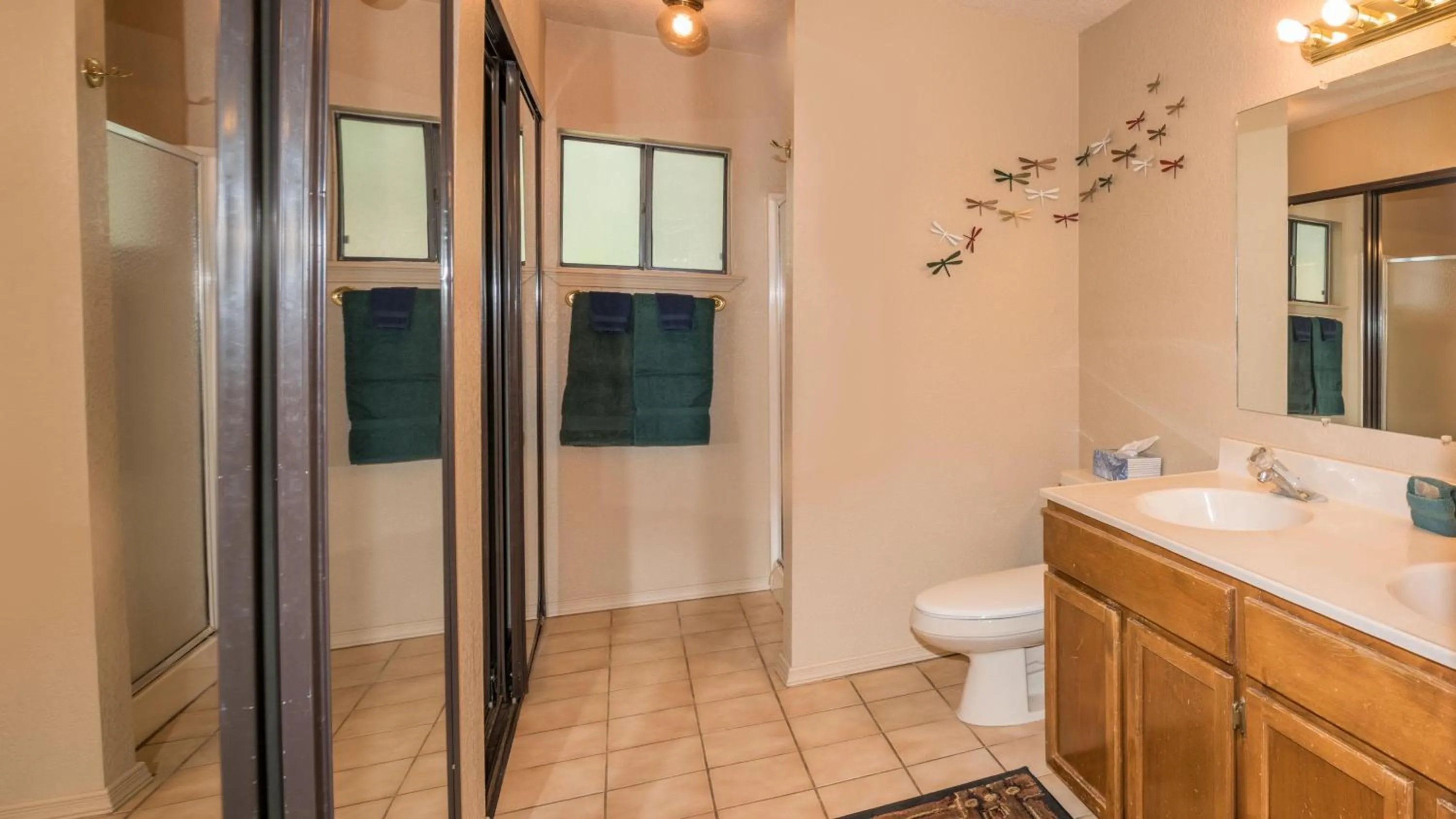 Bathroom in Tanglewood, Cabin at Ruidoso, with Forest View