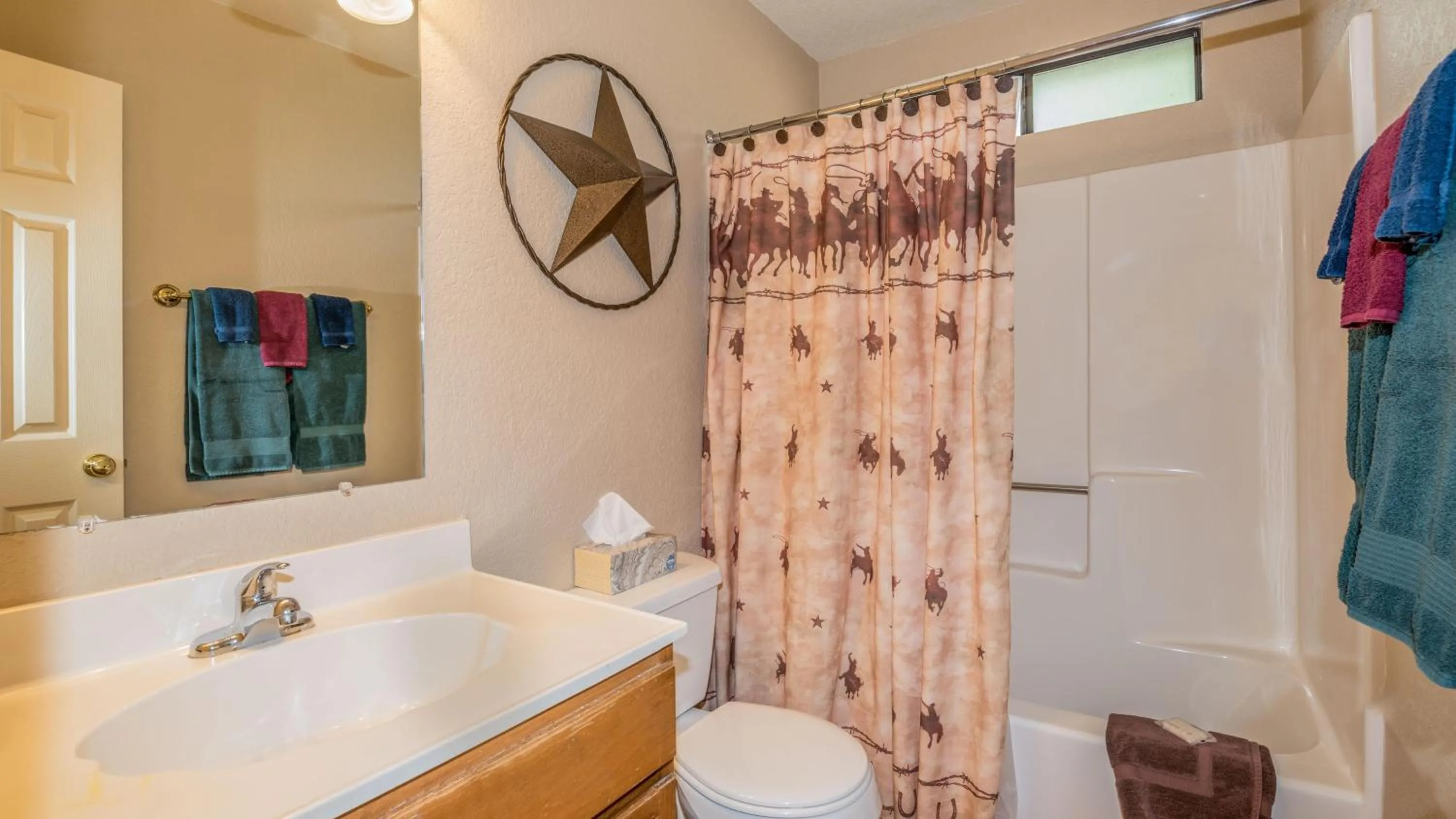 Bathroom in Tanglewood, Cabin at Ruidoso, with Forest View