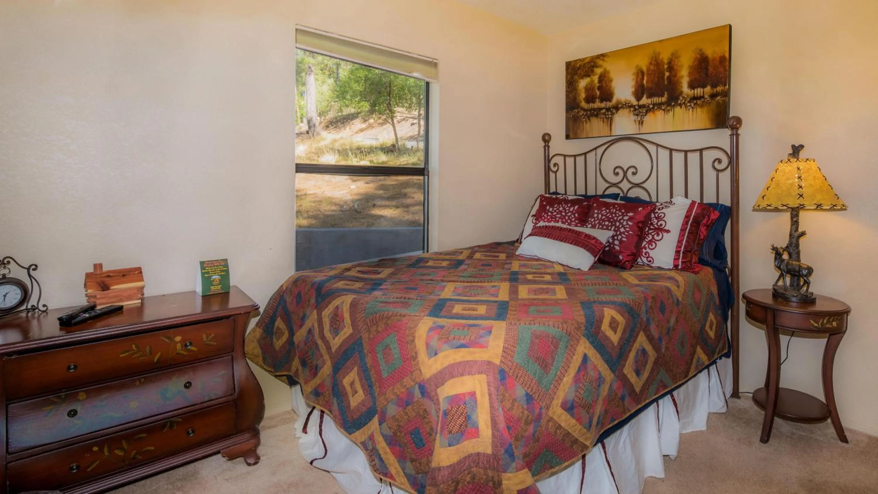 Bedroom, Bed in Tanglewood, Cabin at Ruidoso, with Forest View