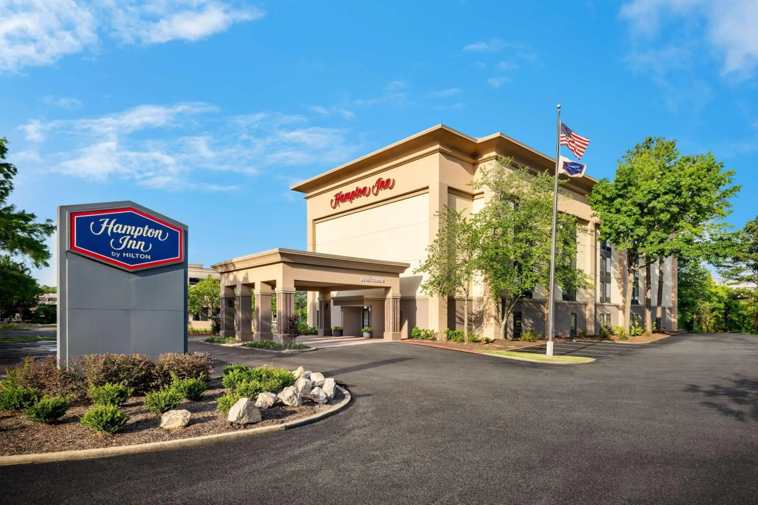 Property building in Hampton Inn Memphis-Walnut Grove/Baptist East Property building in Hampton Inn Memphis-Walnut Grove/Baptist East