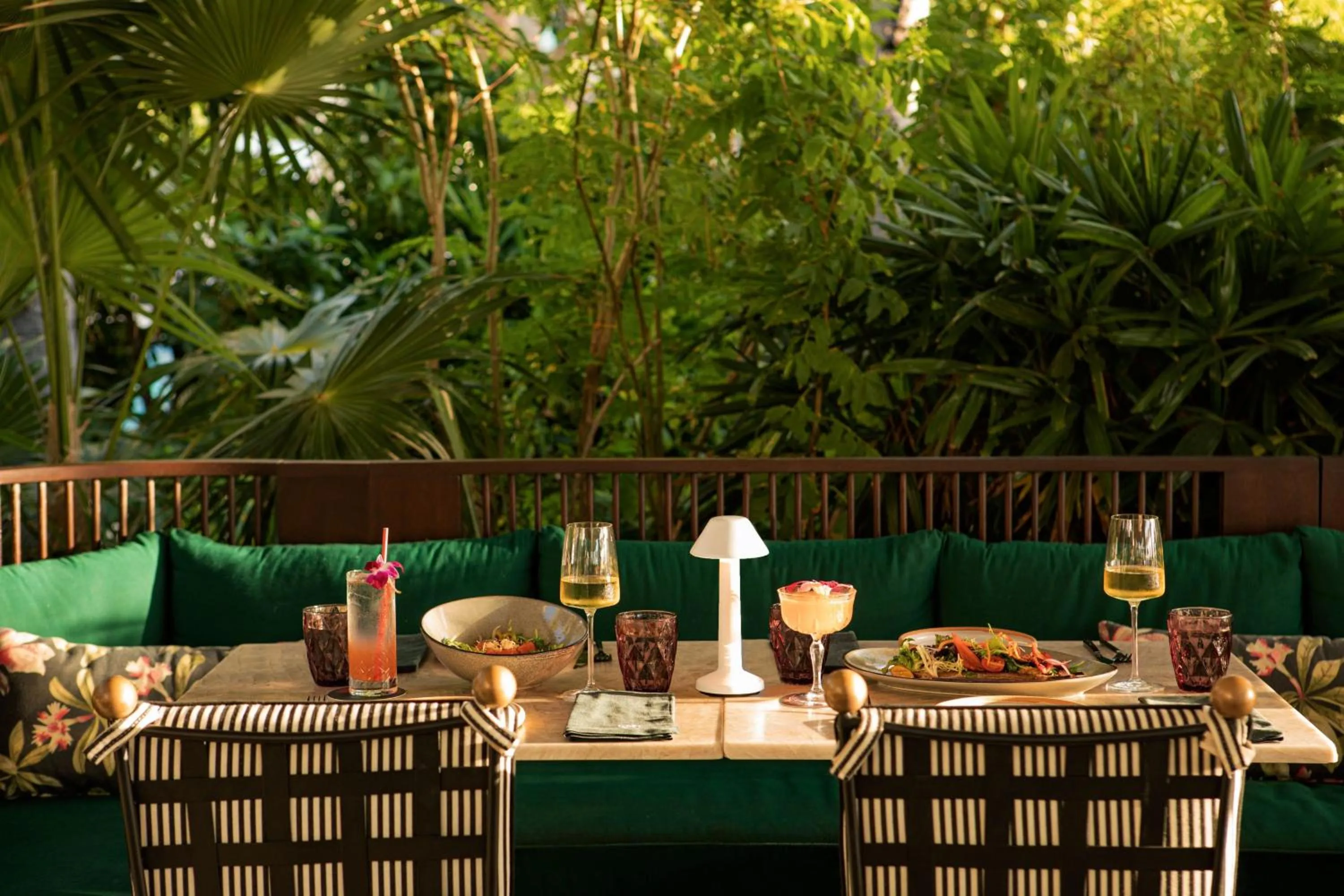 Restaurant/places to eat in The Ritz-Carlton, Grand Cayman