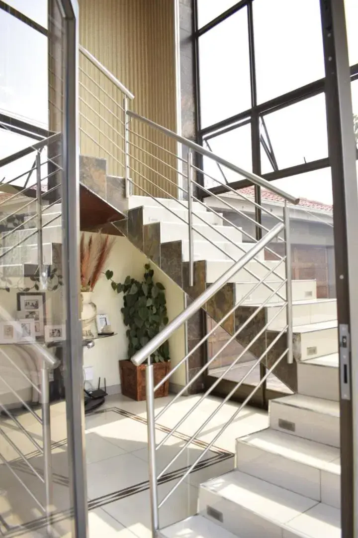 Lalela House Boutique Guesthouse - Free Wifi & Secure Parking Lalela House Boutique Guesthouse - Free Wifi & Secure Parking