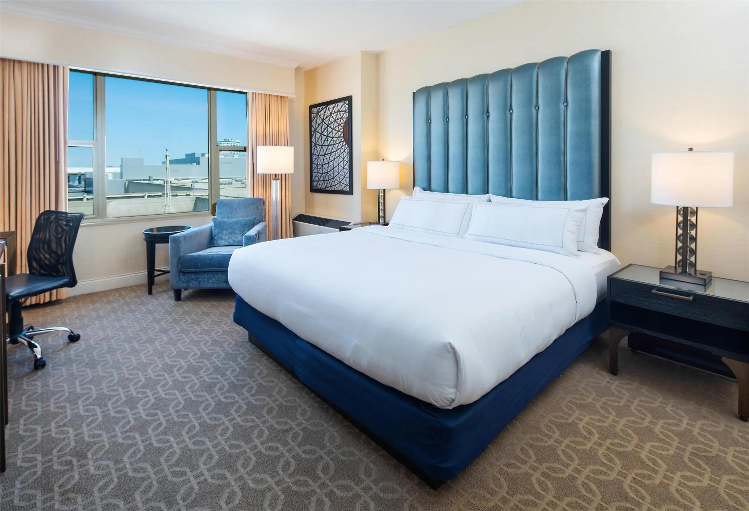 Bed in Hilton Milwaukee