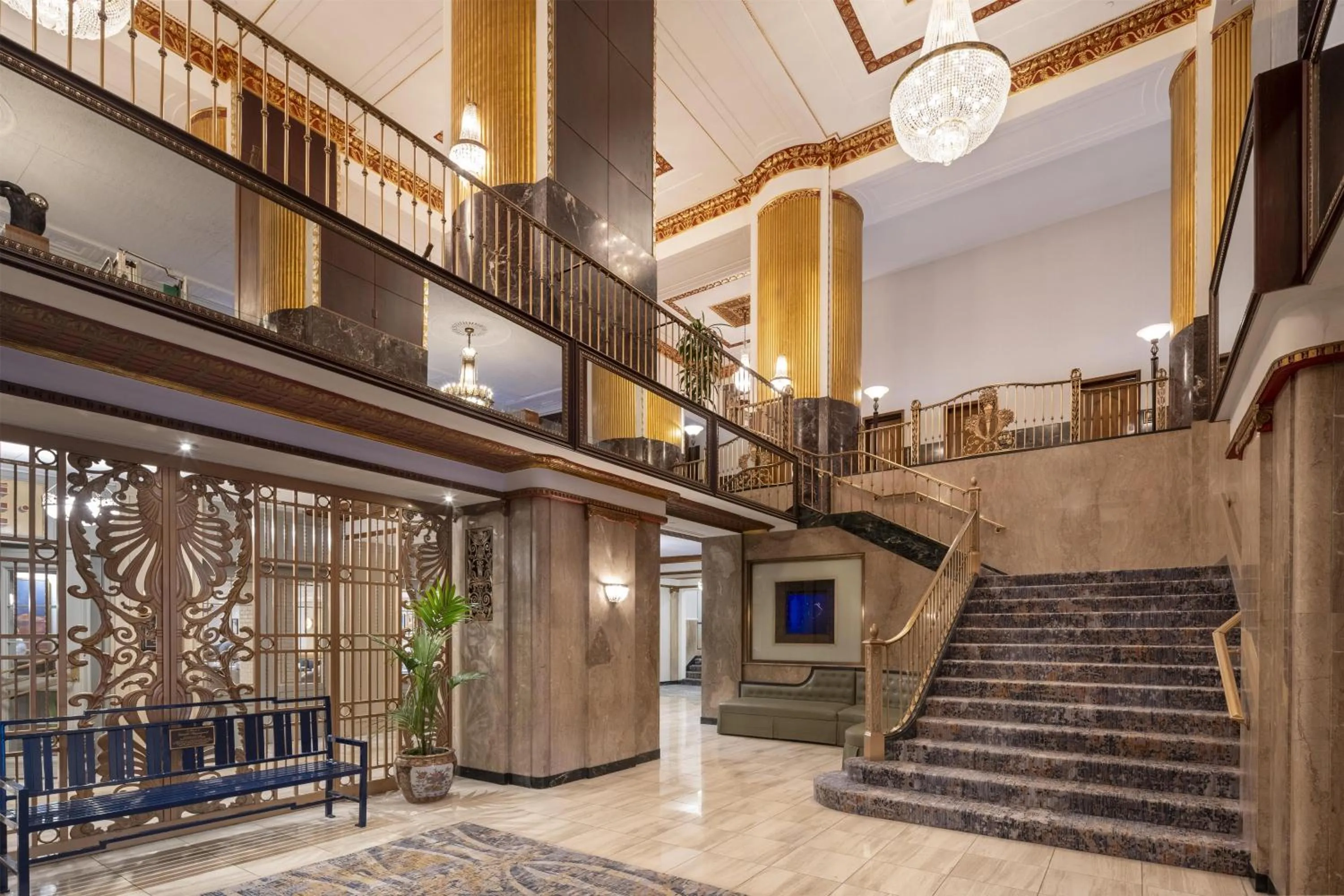 Lobby or reception in Hilton Milwaukee