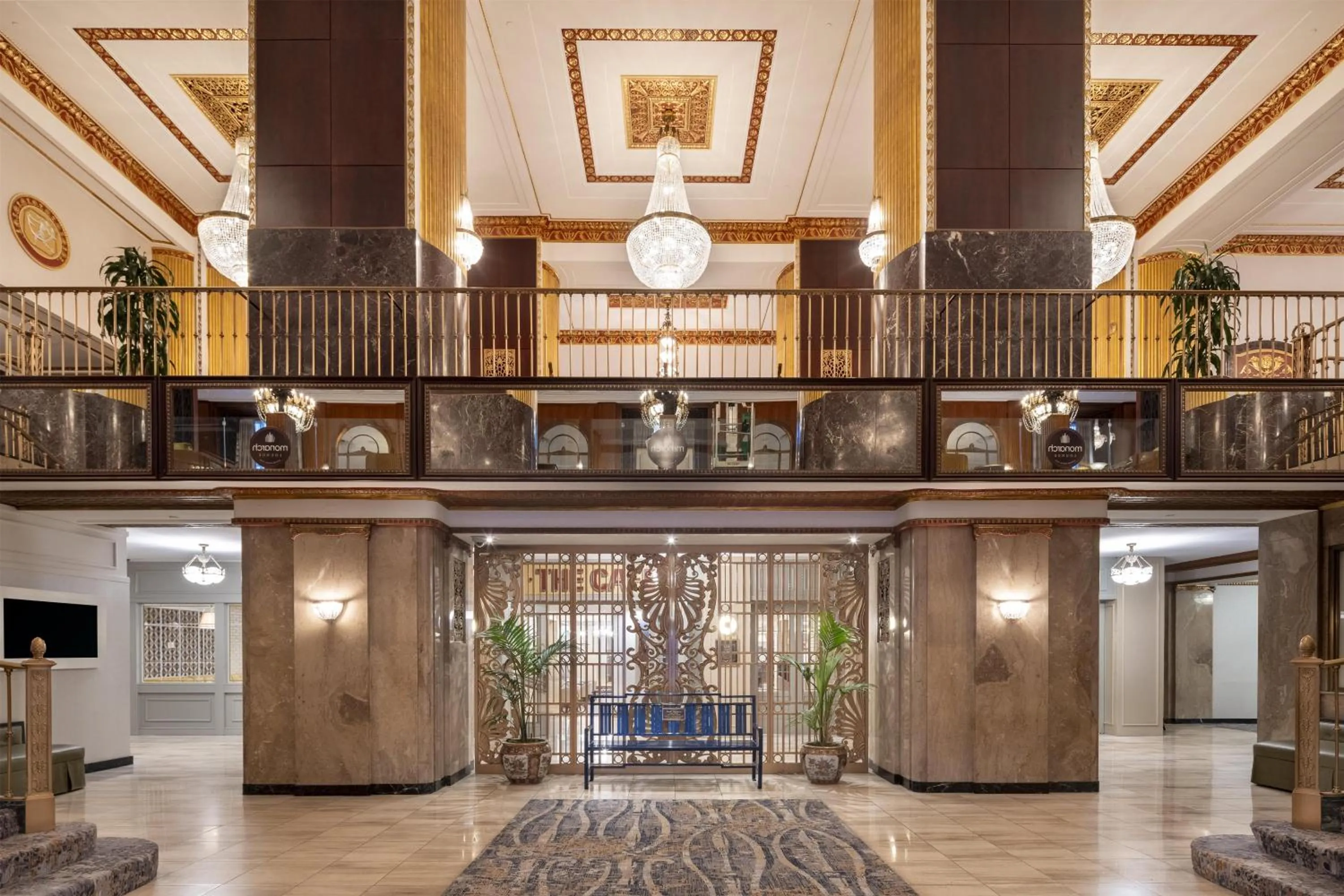 Lobby or reception in Hilton Milwaukee