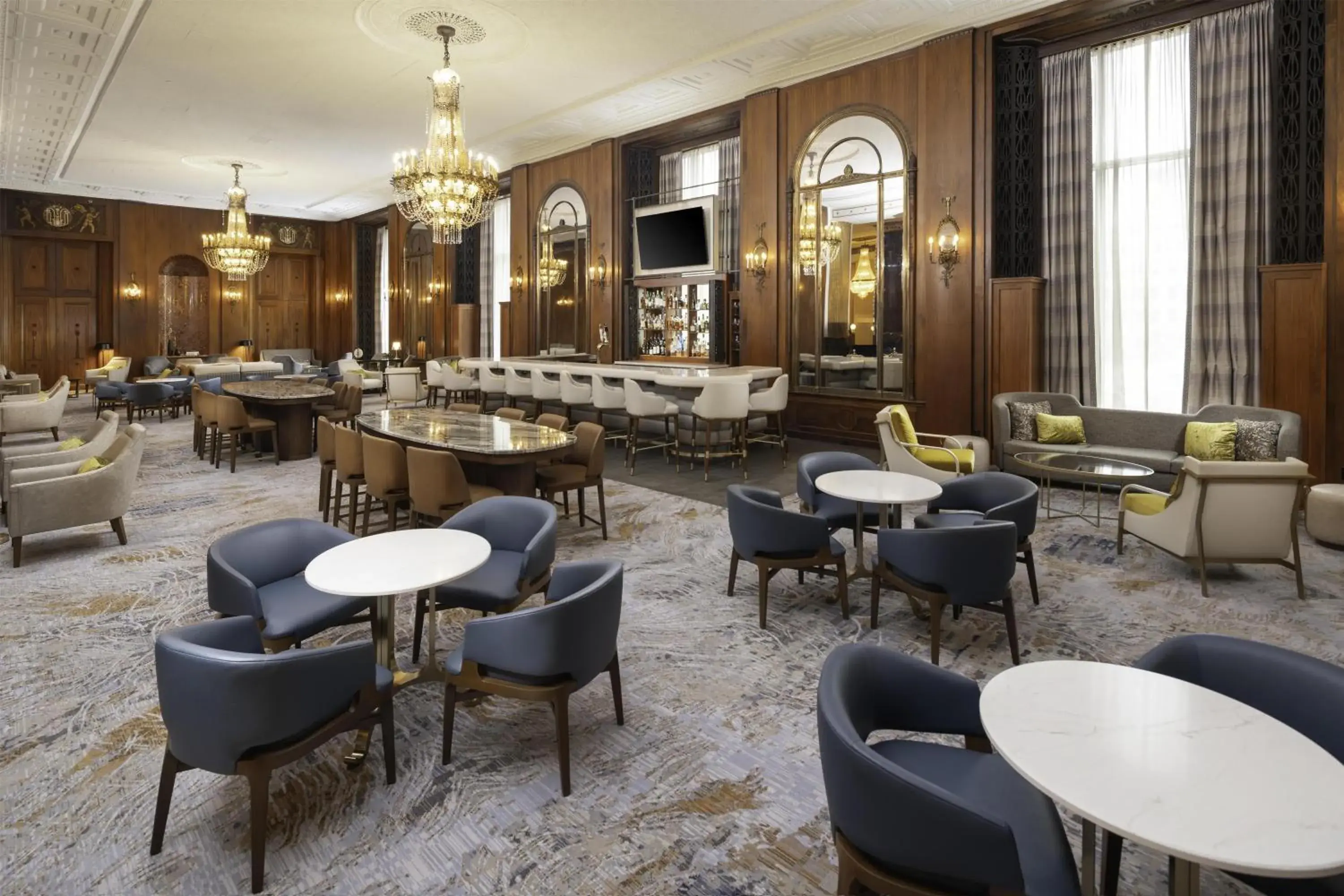 Lounge or bar in Hilton Milwaukee Lounge or bar in Hilton Milwaukee