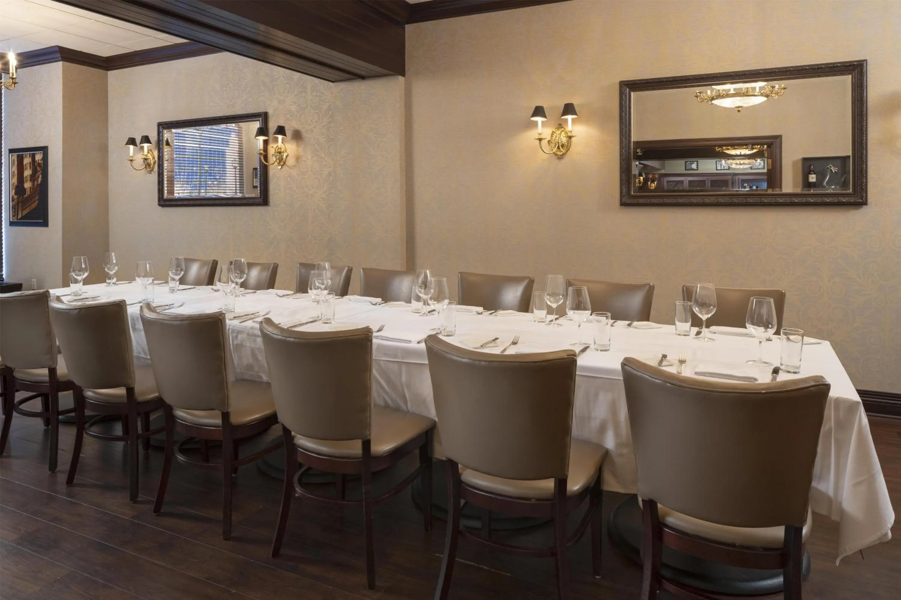 Restaurant/places to eat in Hilton Milwaukee