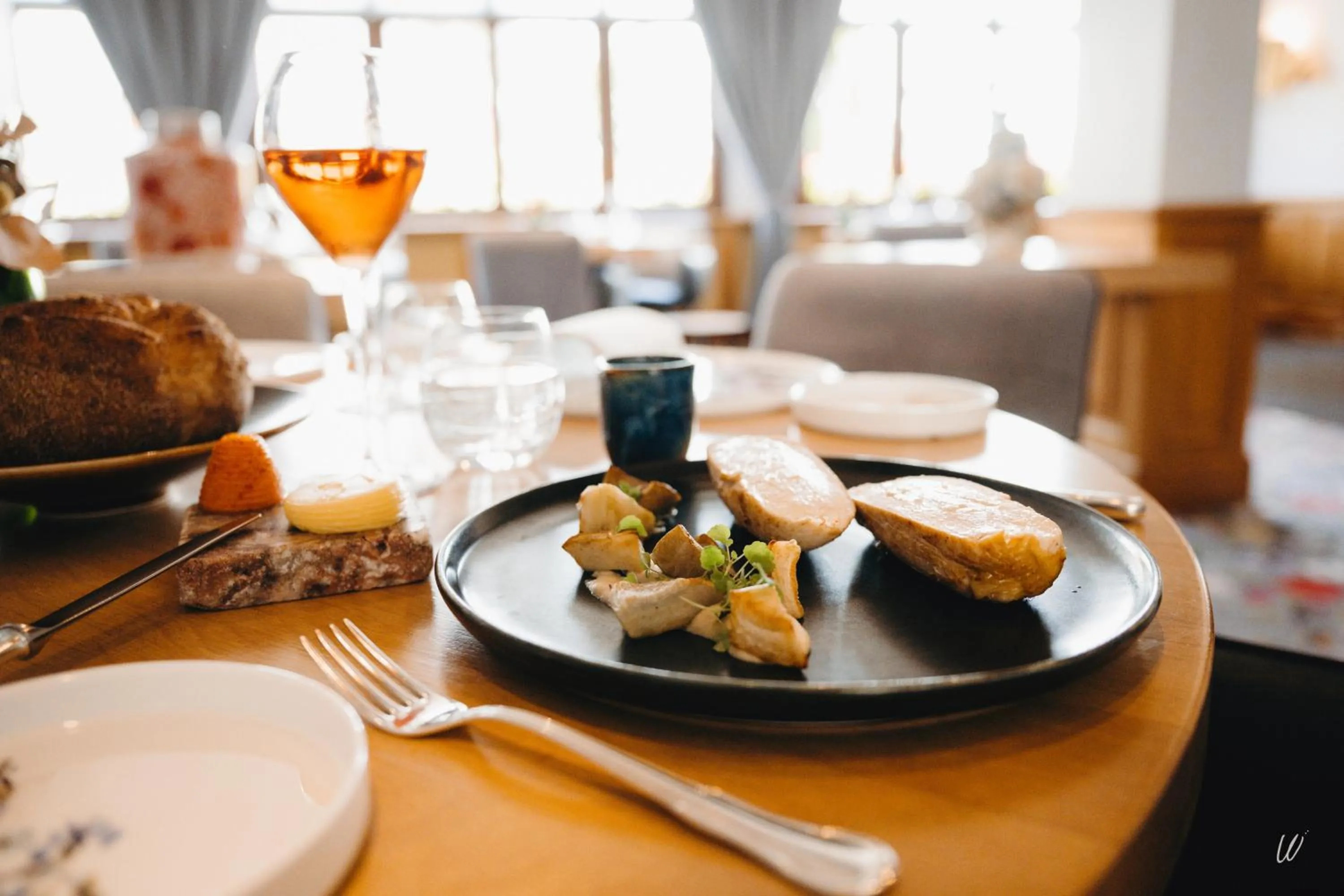 Restaurant/places to eat in Armes de Champagne