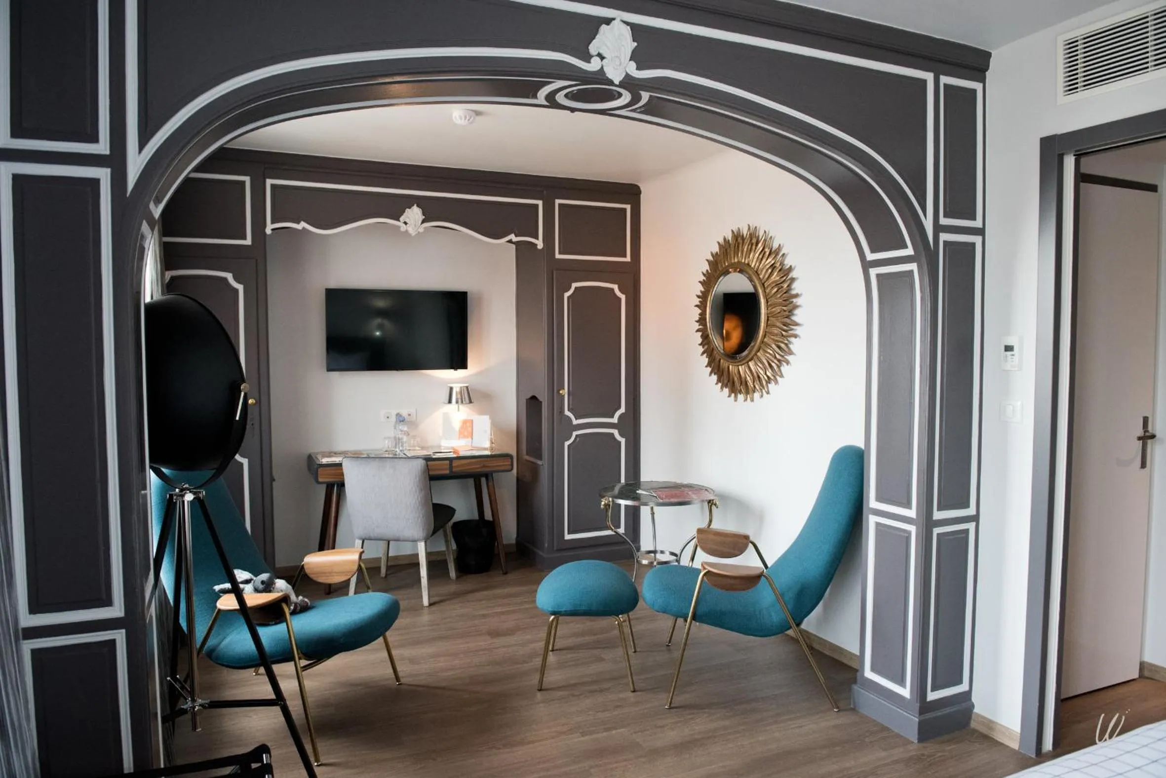 TV and multimedia in Armes de Champagne