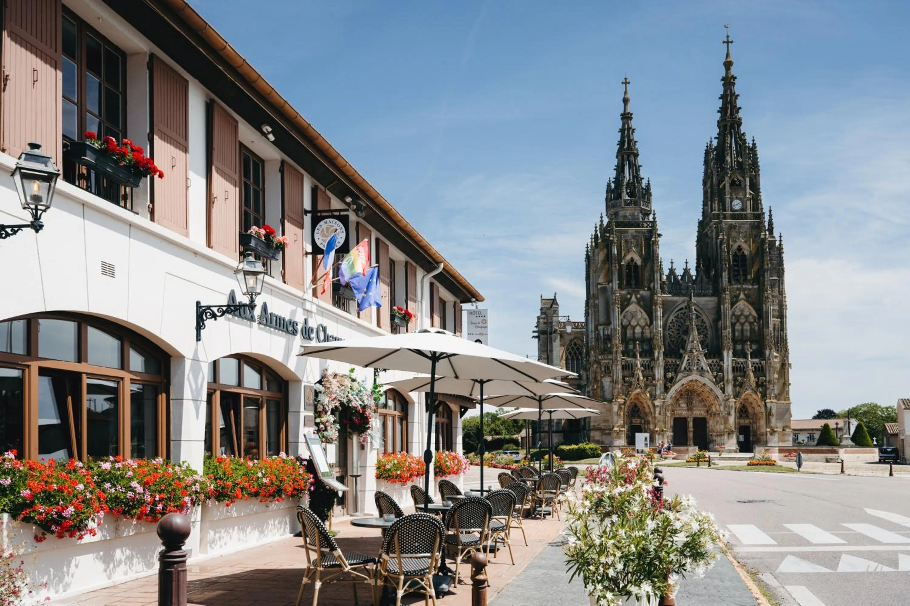 Property building in Armes de Champagne