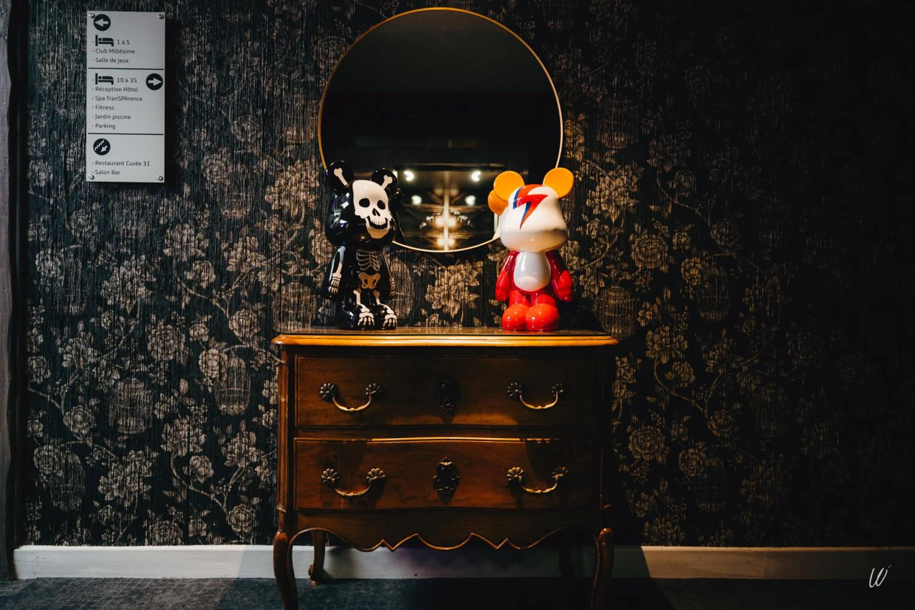 Decorative detail in Armes de Champagne