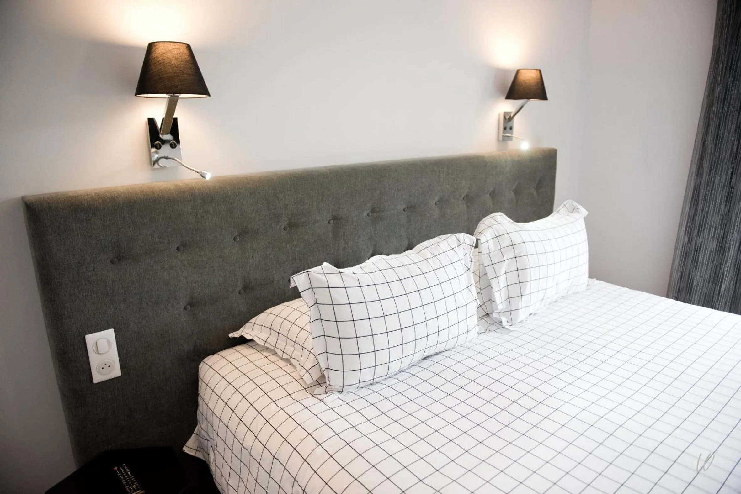 Bedroom, Bed in Armes de Champagne