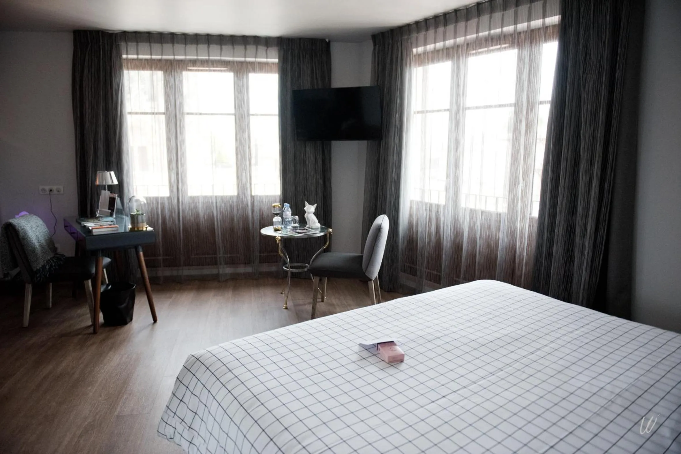 Bedroom, Bed in Armes de Champagne