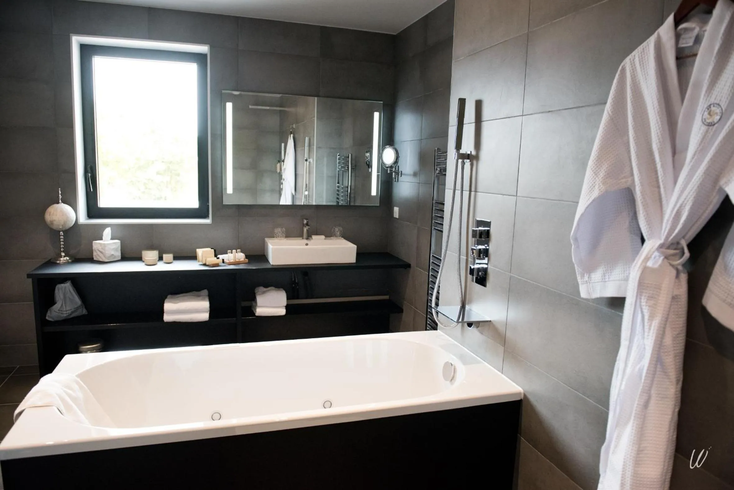 Bathroom in Armes de Champagne