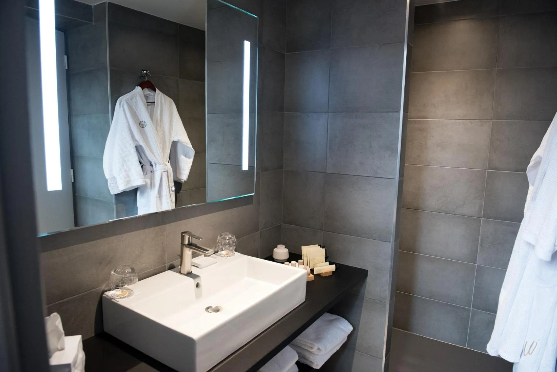 Bathroom in Armes de Champagne