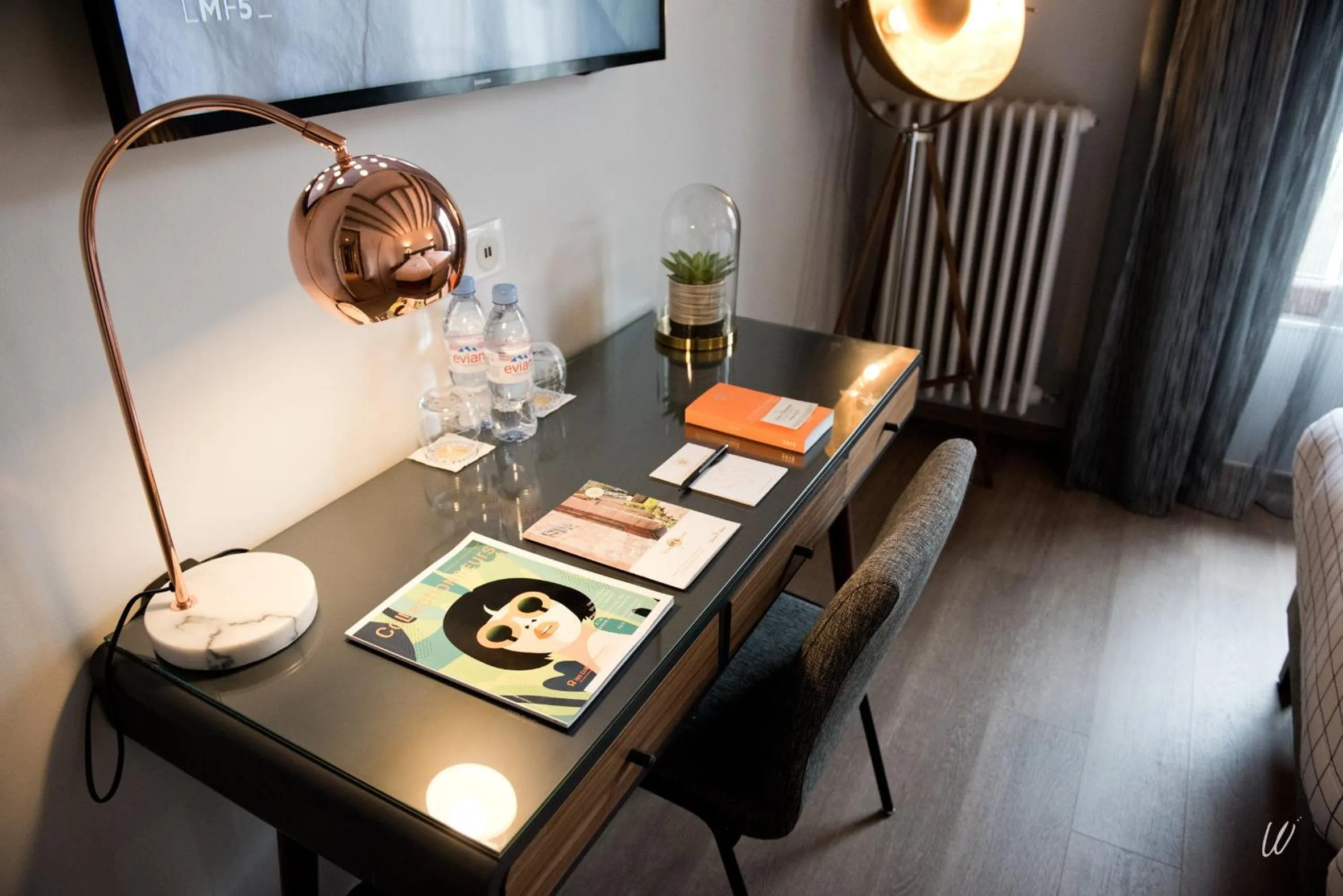 Seating area in Armes de Champagne