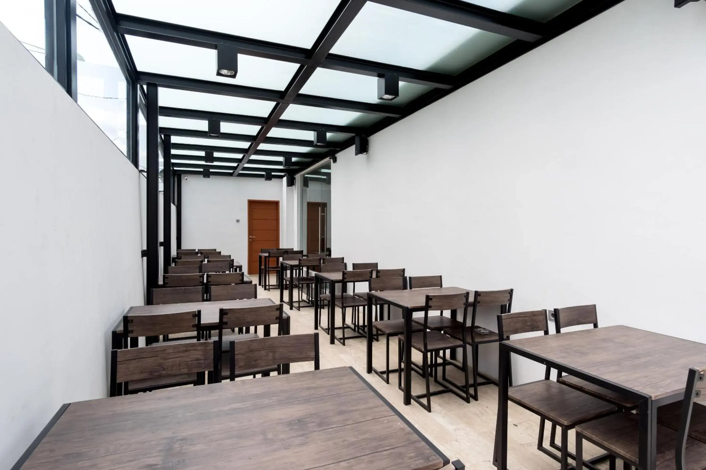 Restaurant/places to eat in RedDoorz Premium near Centre Point Mall Medan Restaurant/places to eat in RedDoorz Premium near Centre Point Mall Medan