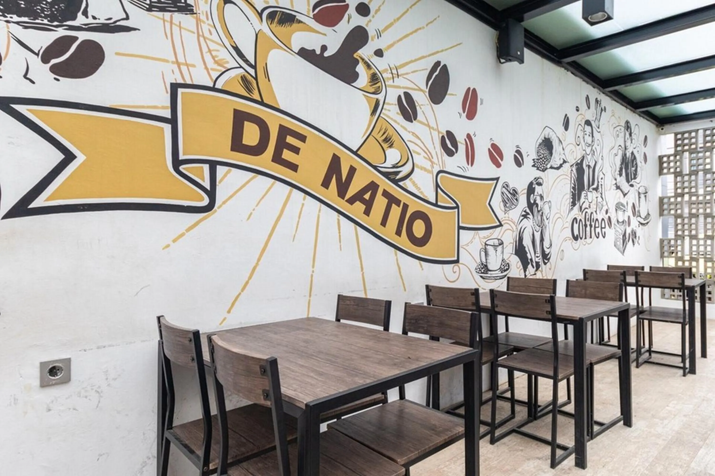 Restaurant/places to eat in RedDoorz Premium near Centre Point Mall Medan