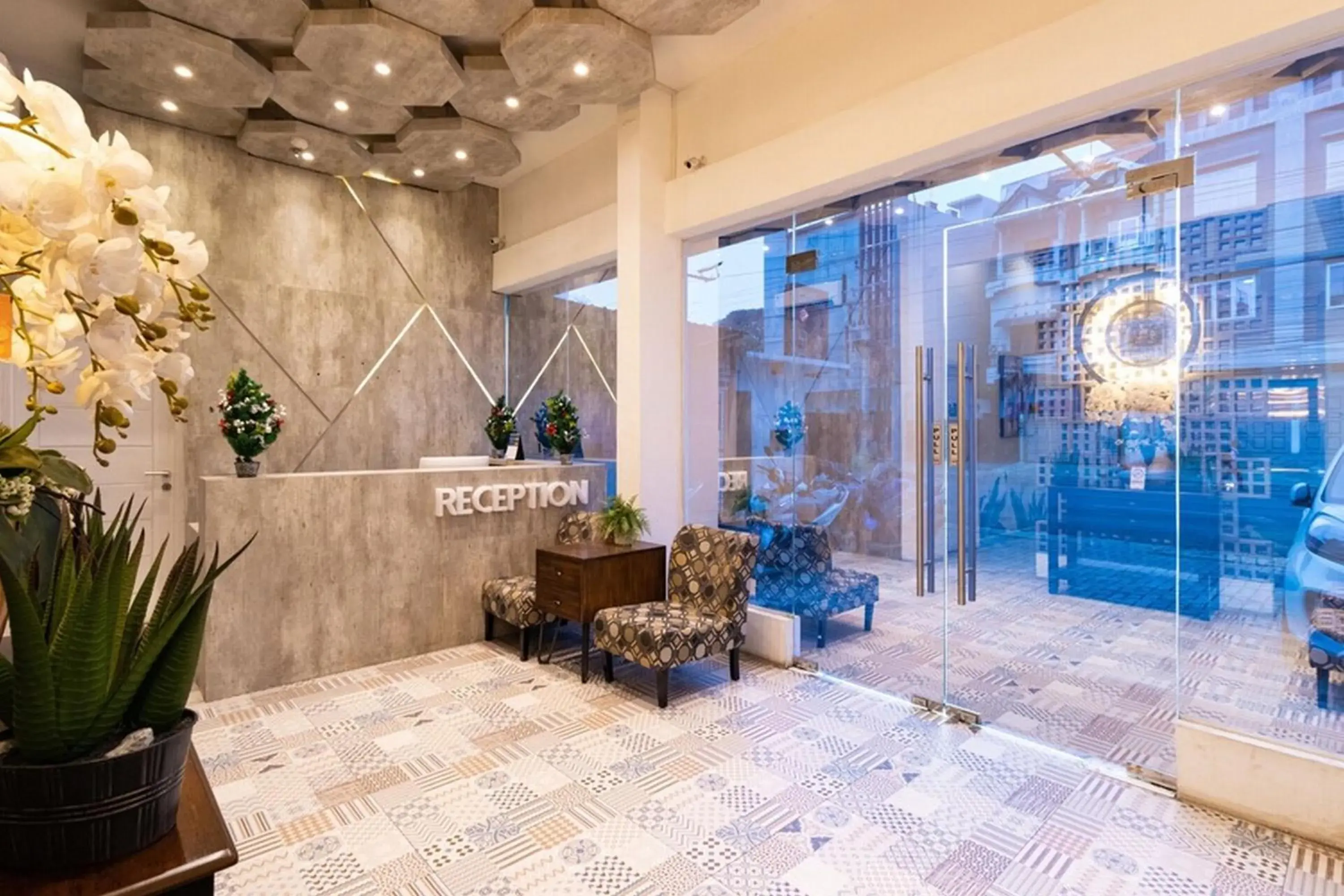 Lobby or reception in RedDoorz Premium near Centre Point Mall Medan Lobby or reception in RedDoorz Premium near Centre Point Mall Medan