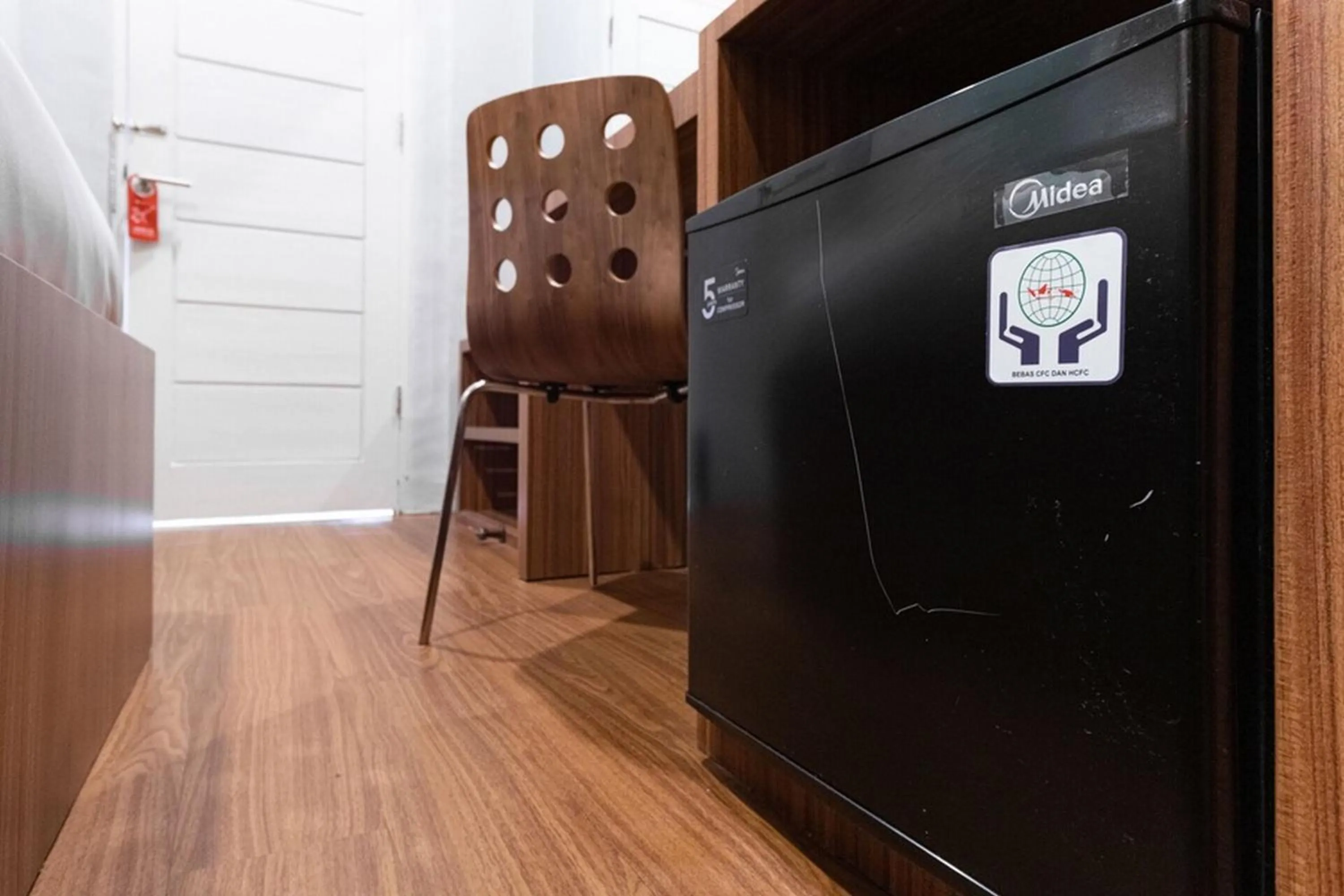 TV and multimedia in RedDoorz Premium near Centre Point Mall Medan