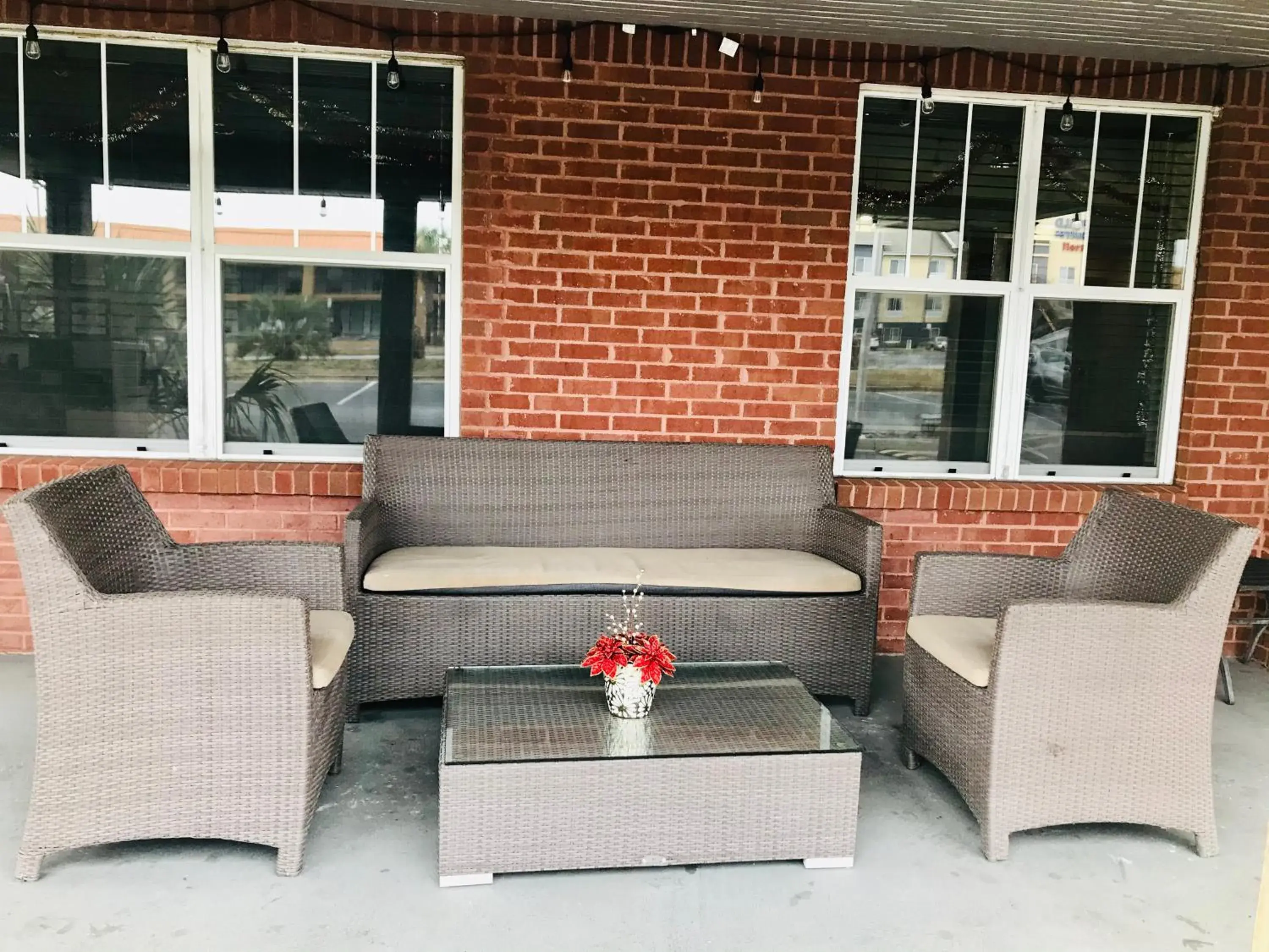 Property building in Country Inn & Suites by Radisson, Warner Robins, GA Property building in Country Inn & Suites by Radisson, Warner Robins, GA