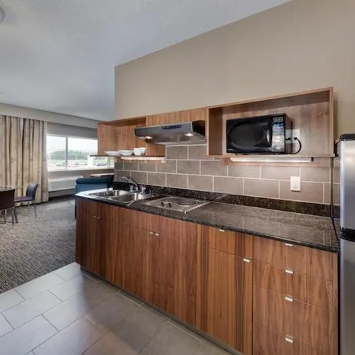 Kitchen or kitchenette in Heritage Inn Hotel & Convention Centre - Pincher Creek