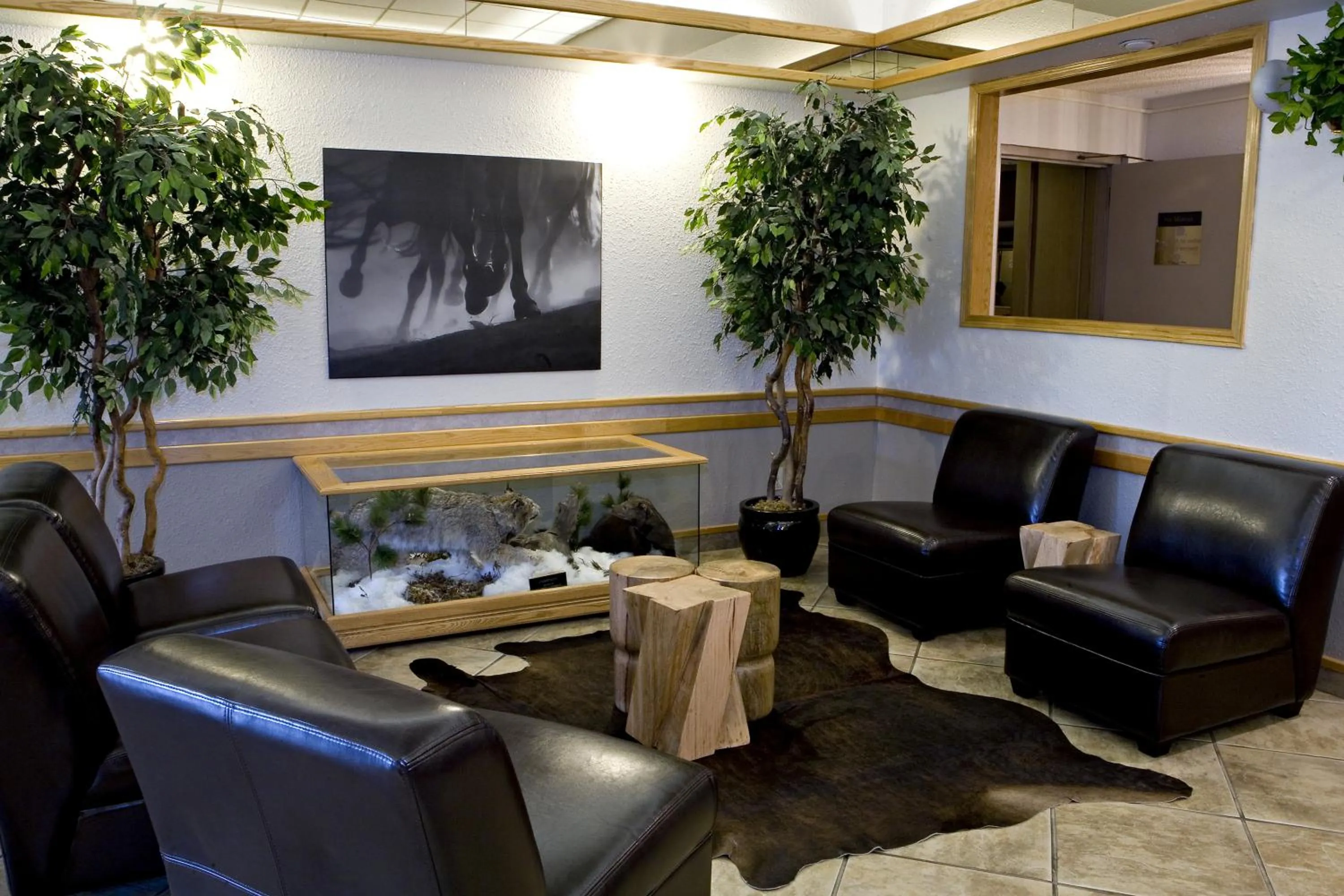 Lobby or reception in Heritage Inn Hotel & Convention Centre - Pincher Creek