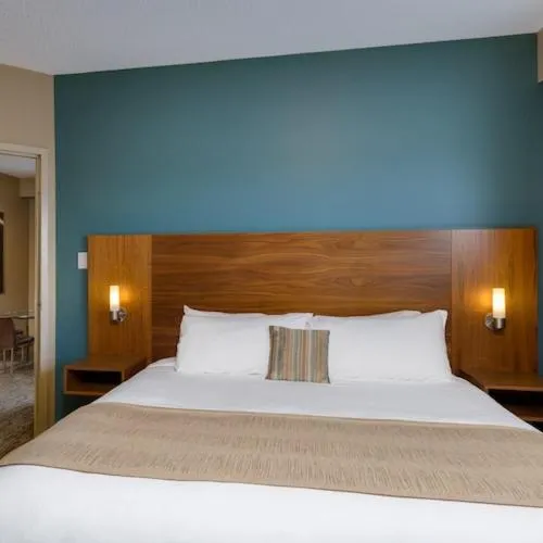 Bedroom, Bed in Heritage Inn Hotel & Convention Centre - Pincher Creek