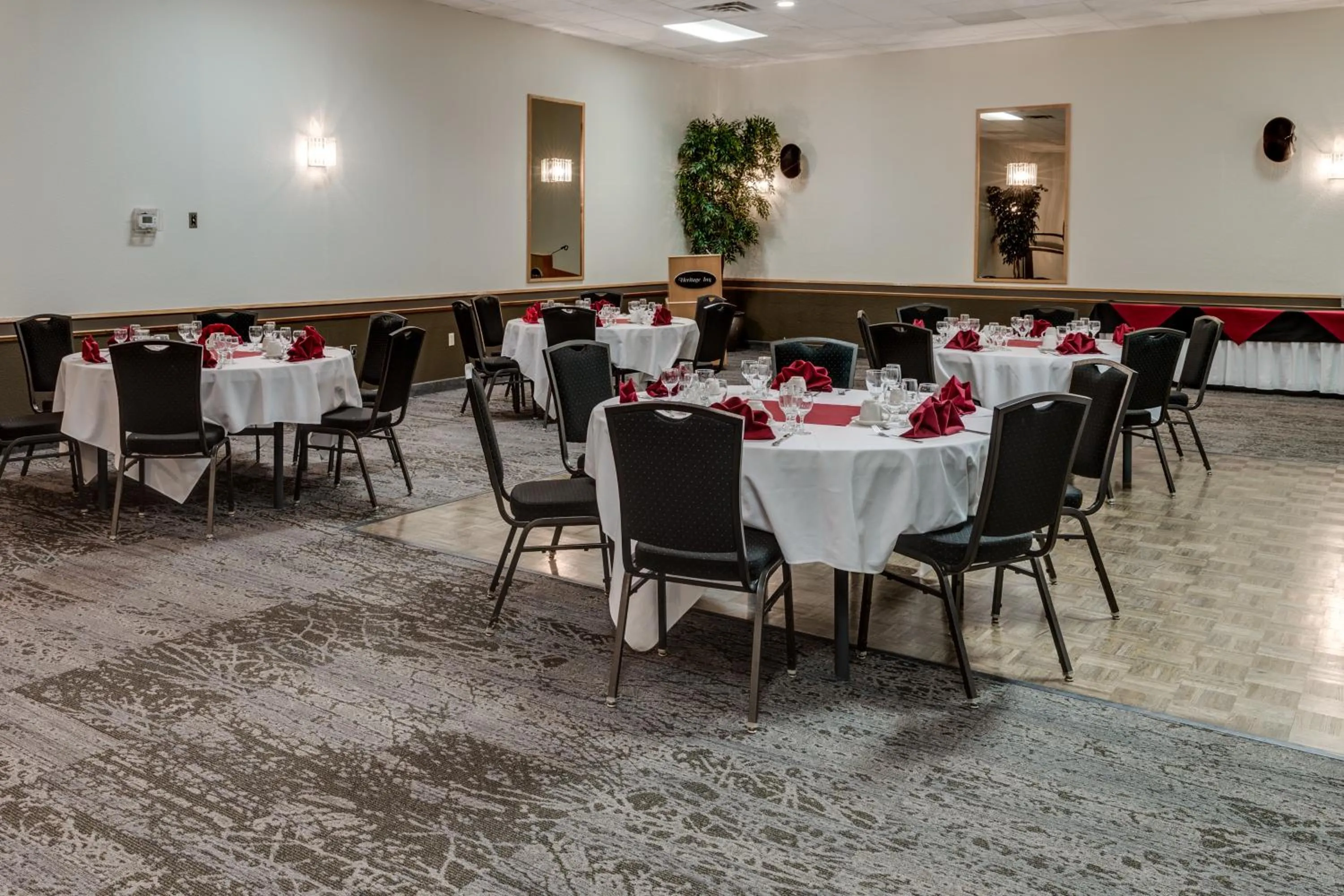 Food and drinks in Heritage Inn Hotel & Convention Centre - Pincher Creek