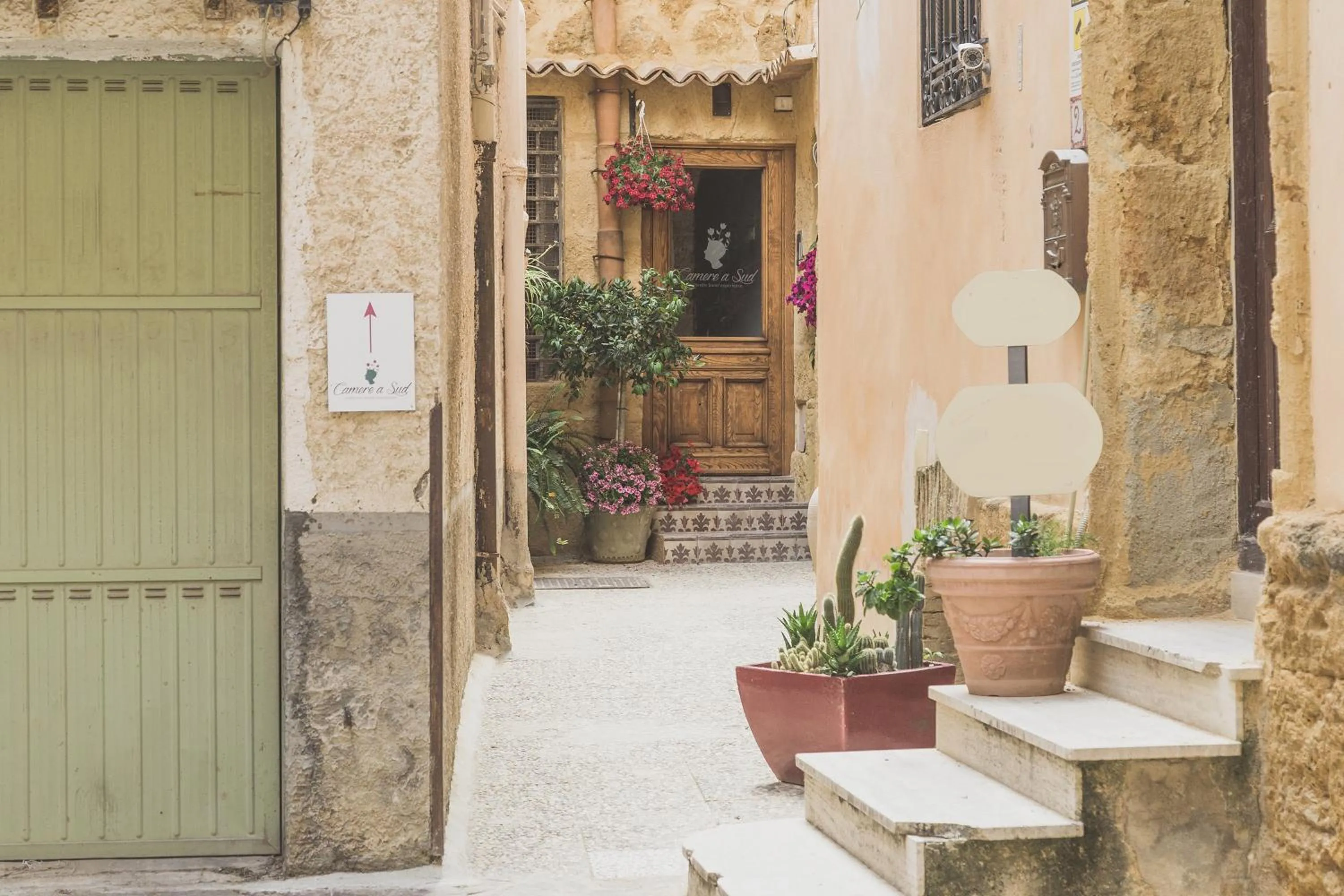 Facade/entrance in Camere a Sud