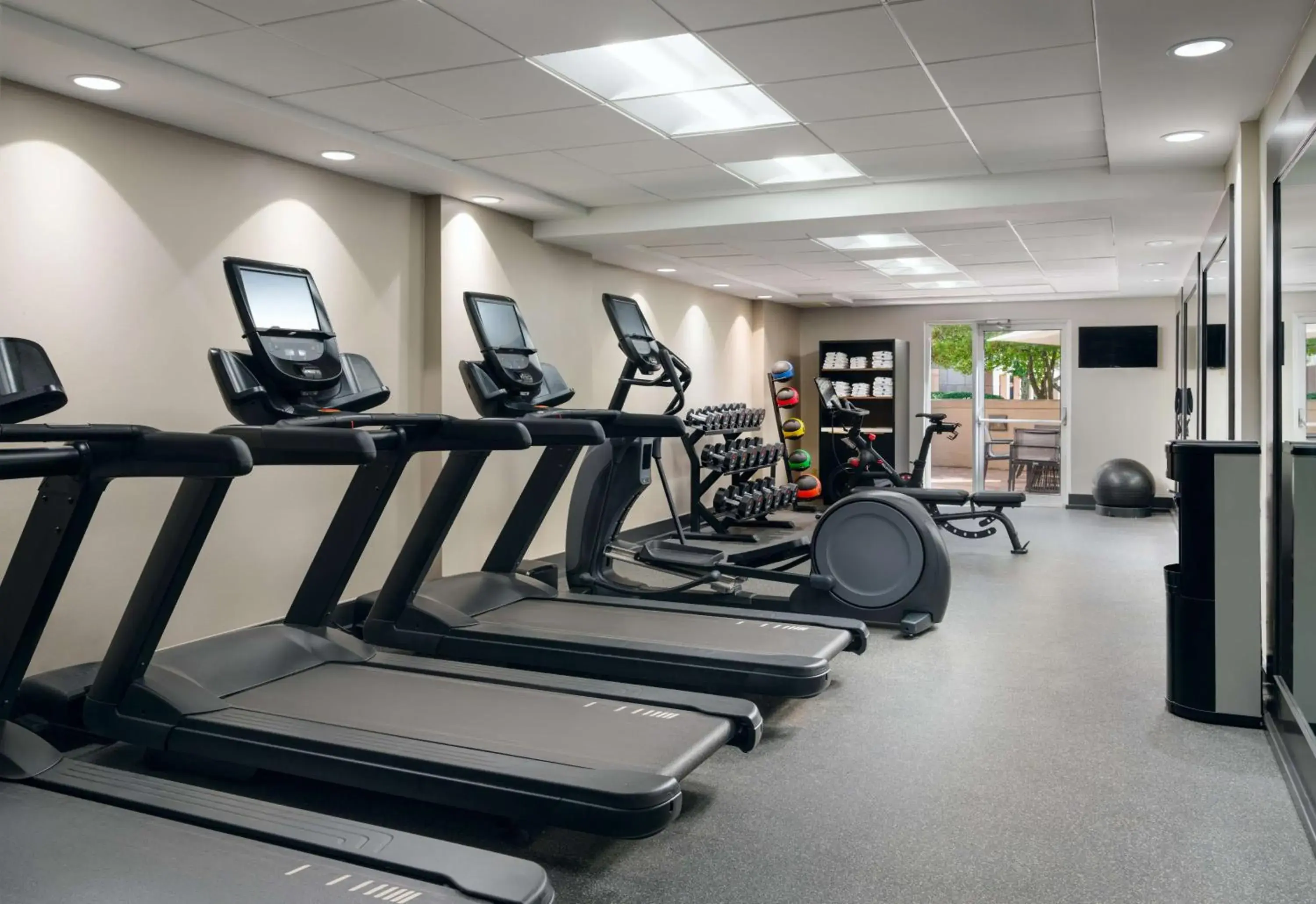 Fitness centre/facilities in Embassy Suites by Hilton Memphis East Germantown Area Fitness centre/facilities in Embassy Suites by Hilton Memphis East Germantown Area