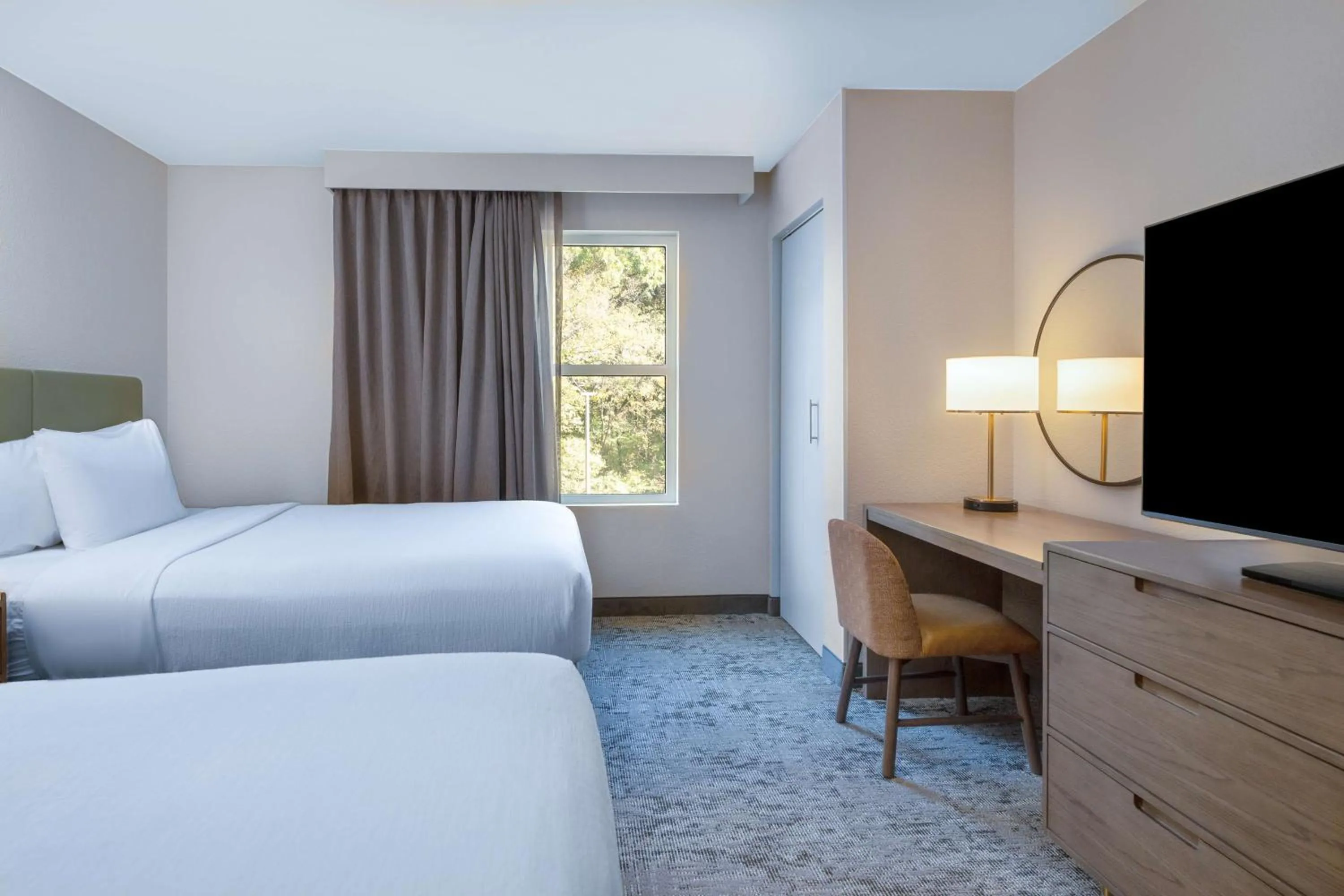 Bedroom, Bed in Embassy Suites by Hilton Memphis East Germantown Area