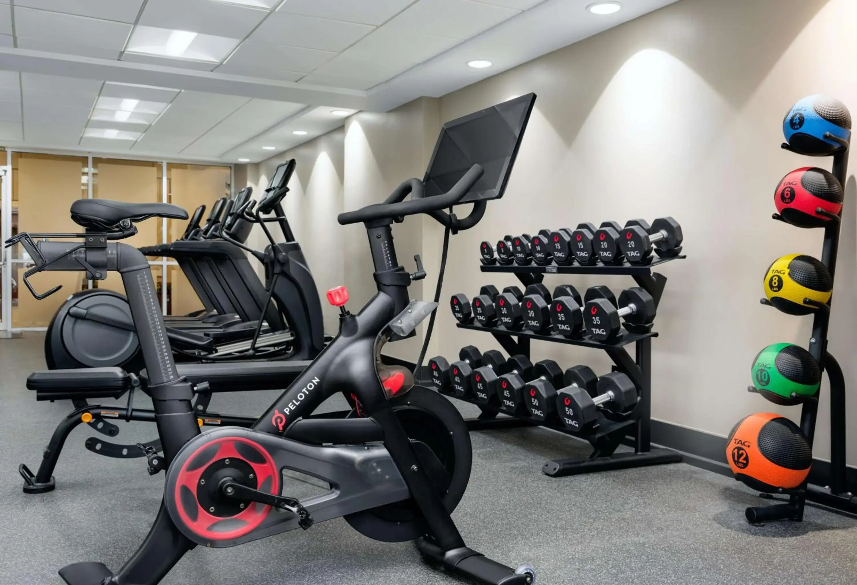Fitness centre/facilities in Embassy Suites by Hilton Memphis East Germantown Area Fitness centre/facilities in Embassy Suites by Hilton Memphis East Germantown Area