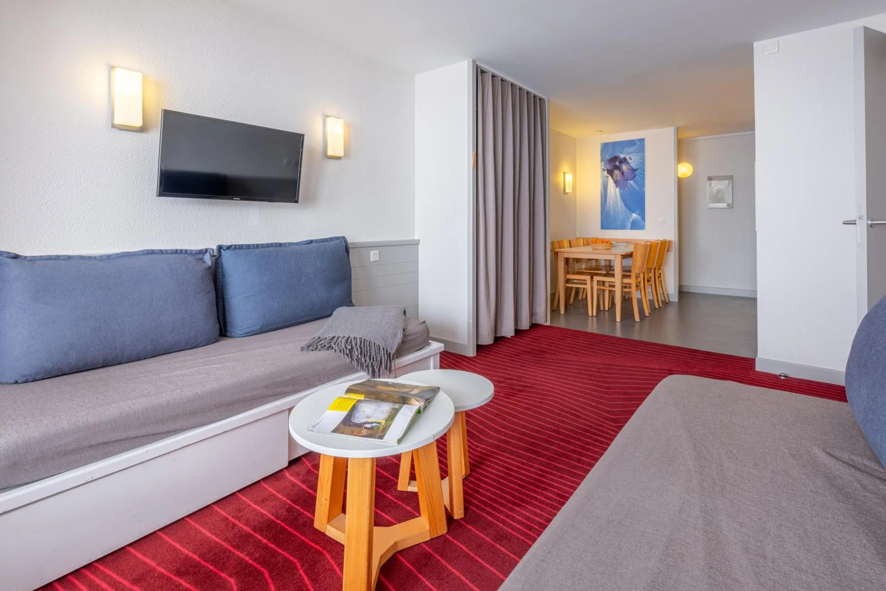 Communal lounge/ TV room, Bed in Résidence Pierre & Vacances Antarès