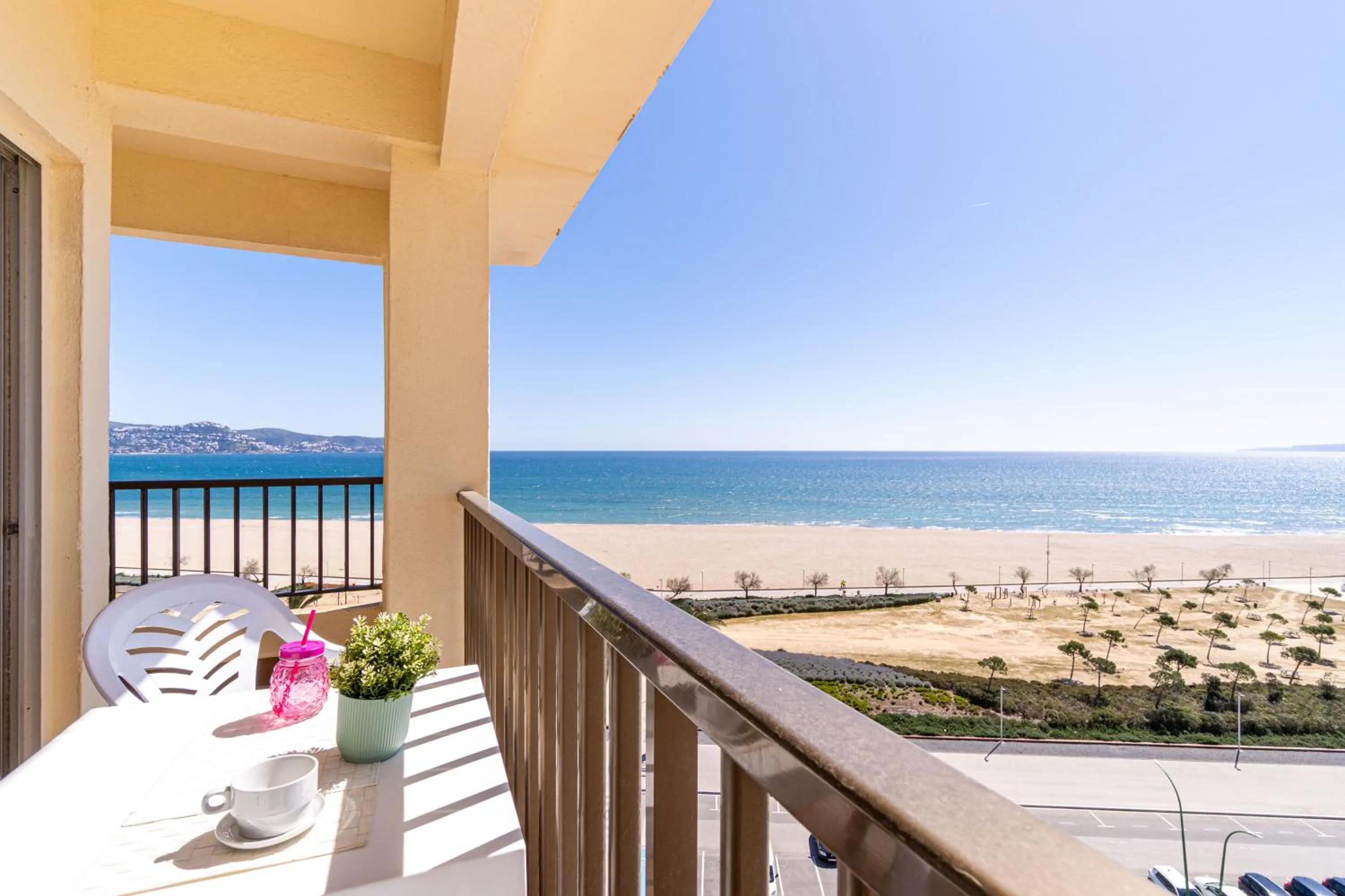 Sea view in Basic Comfort Apartment Canigo 0030