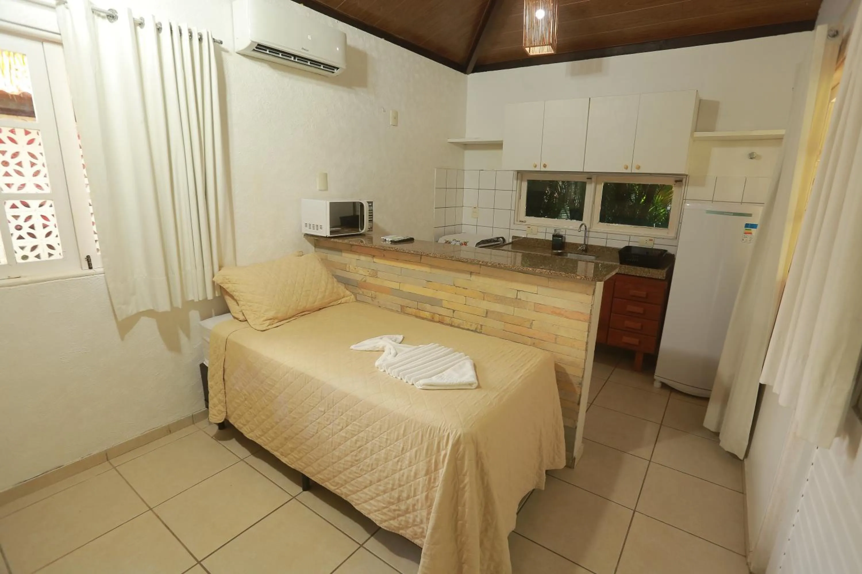 kitchen, Bed in La Dolce Vita Flat & Pousada