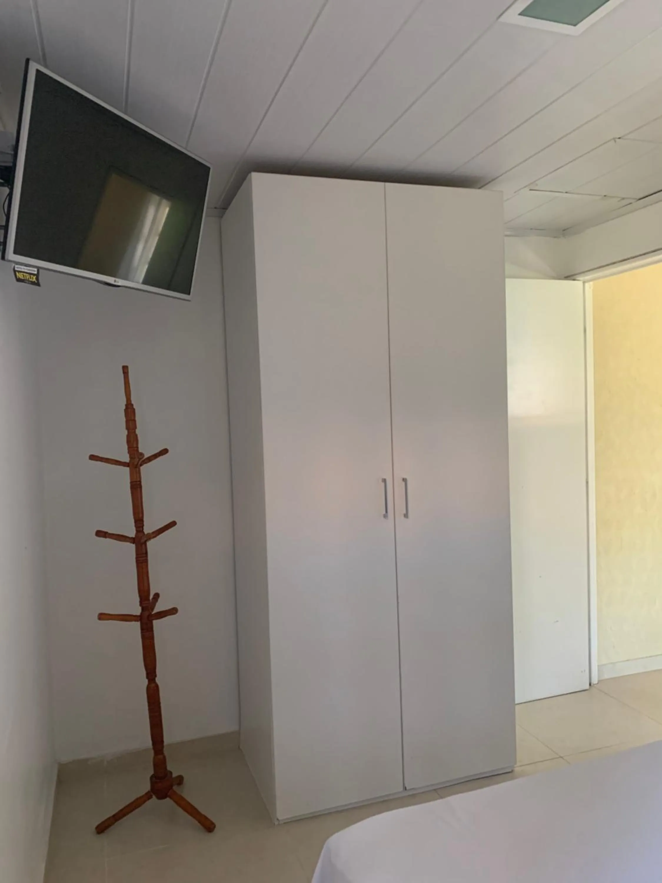 Communal lounge/ TV room, Bed in La Dolce Vita Flat & Pousada