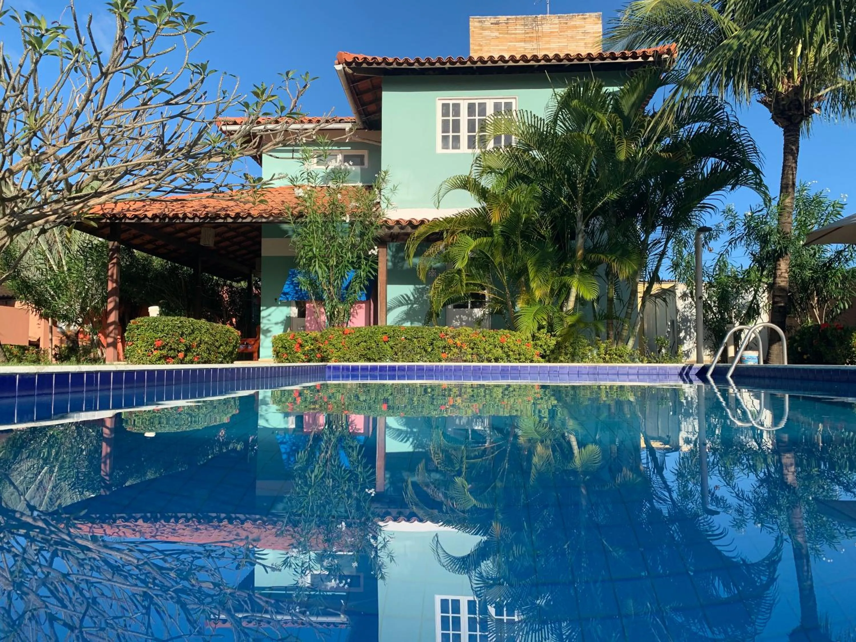 Swimming pool in La Dolce Vita Flat & Pousada