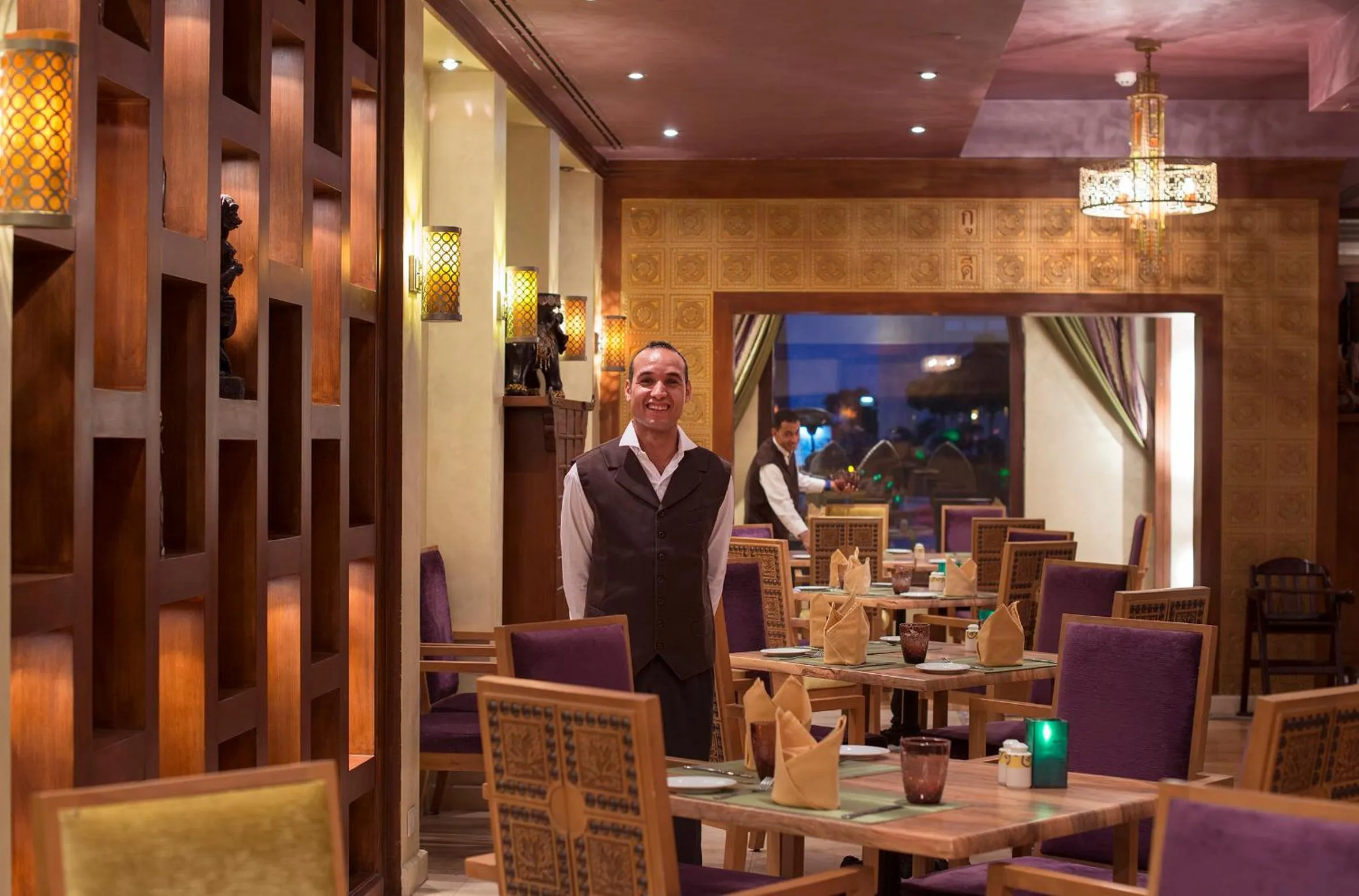 Restaurant/places to eat in Sunrise Arabian Beach Resort