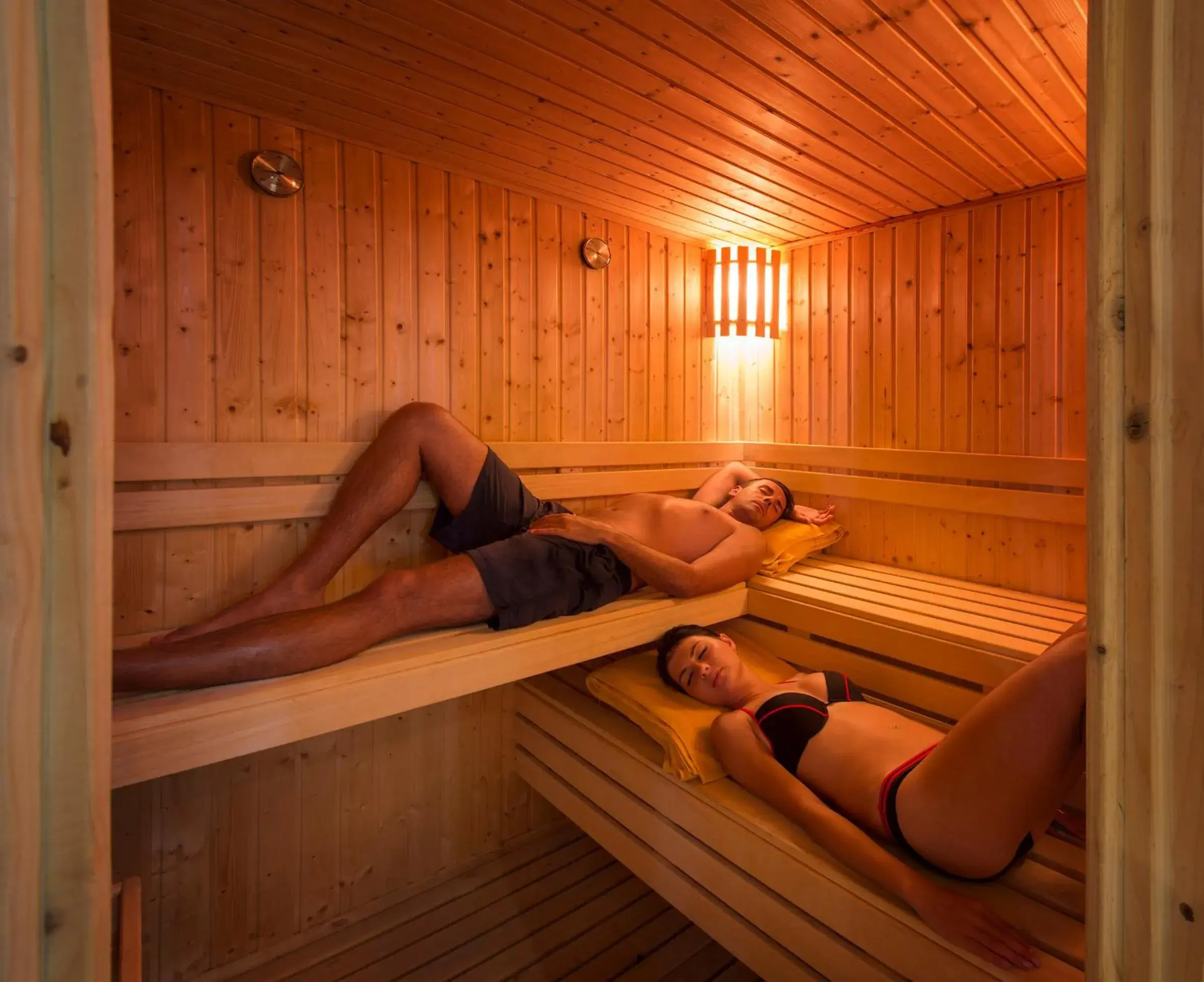 Sauna in Sunrise Arabian Beach Resort