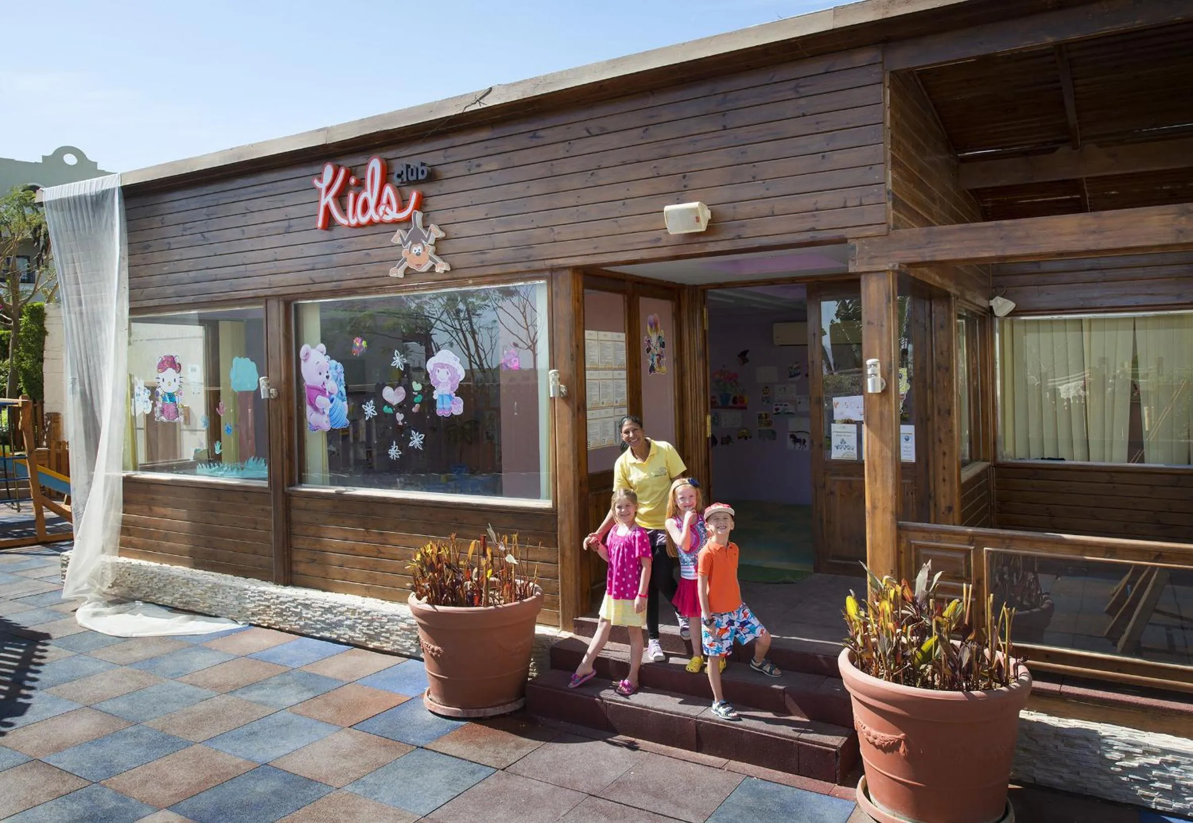 Facade/entrance in Sunrise Arabian Beach Resort