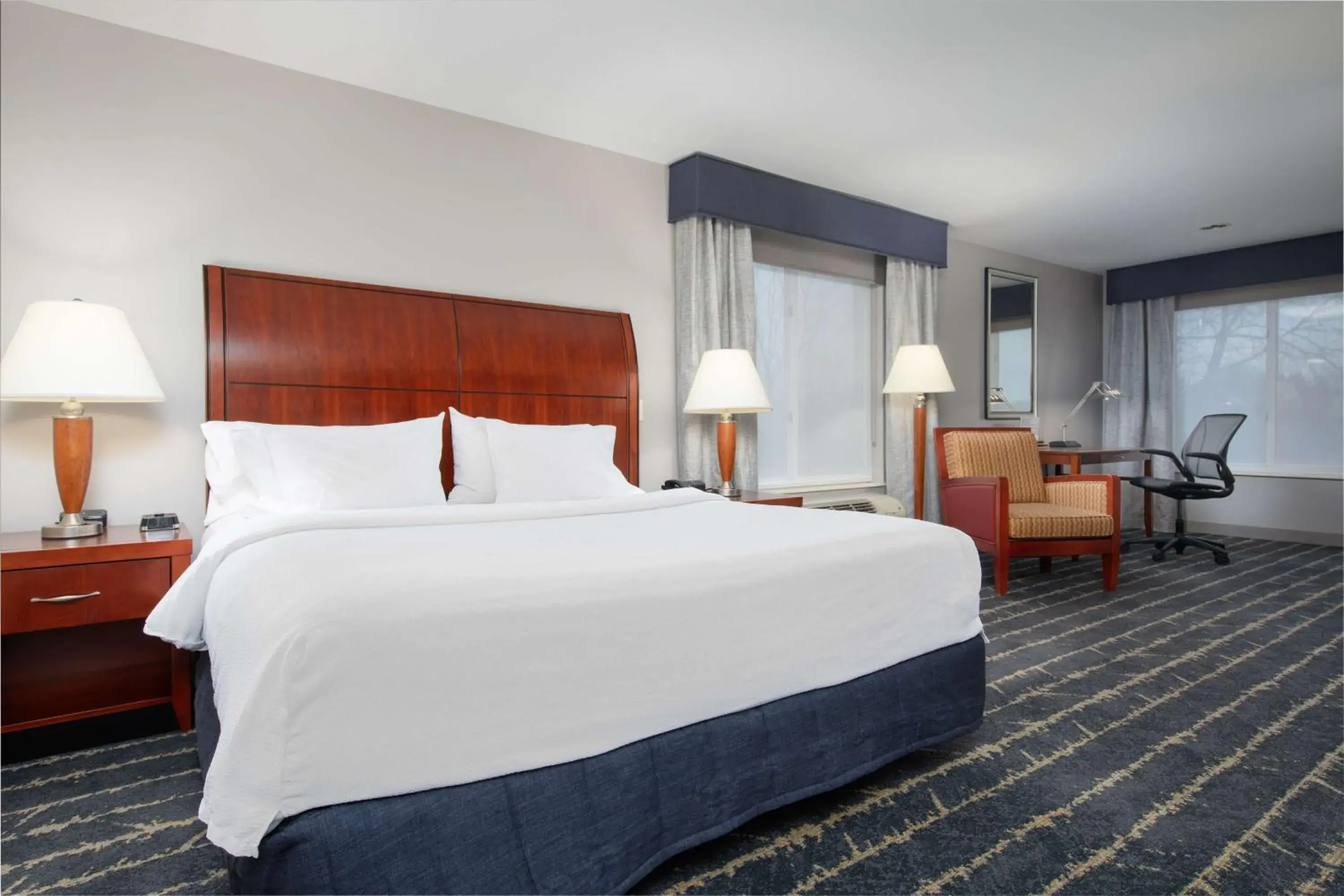 King Suite with Spa Bath - Non-Smoking in Hilton Garden Inn Milwaukee Northwest Conference Center King Suite with Spa Bath - Non-Smoking in Hilton Garden Inn Milwaukee Northwest Conference Center