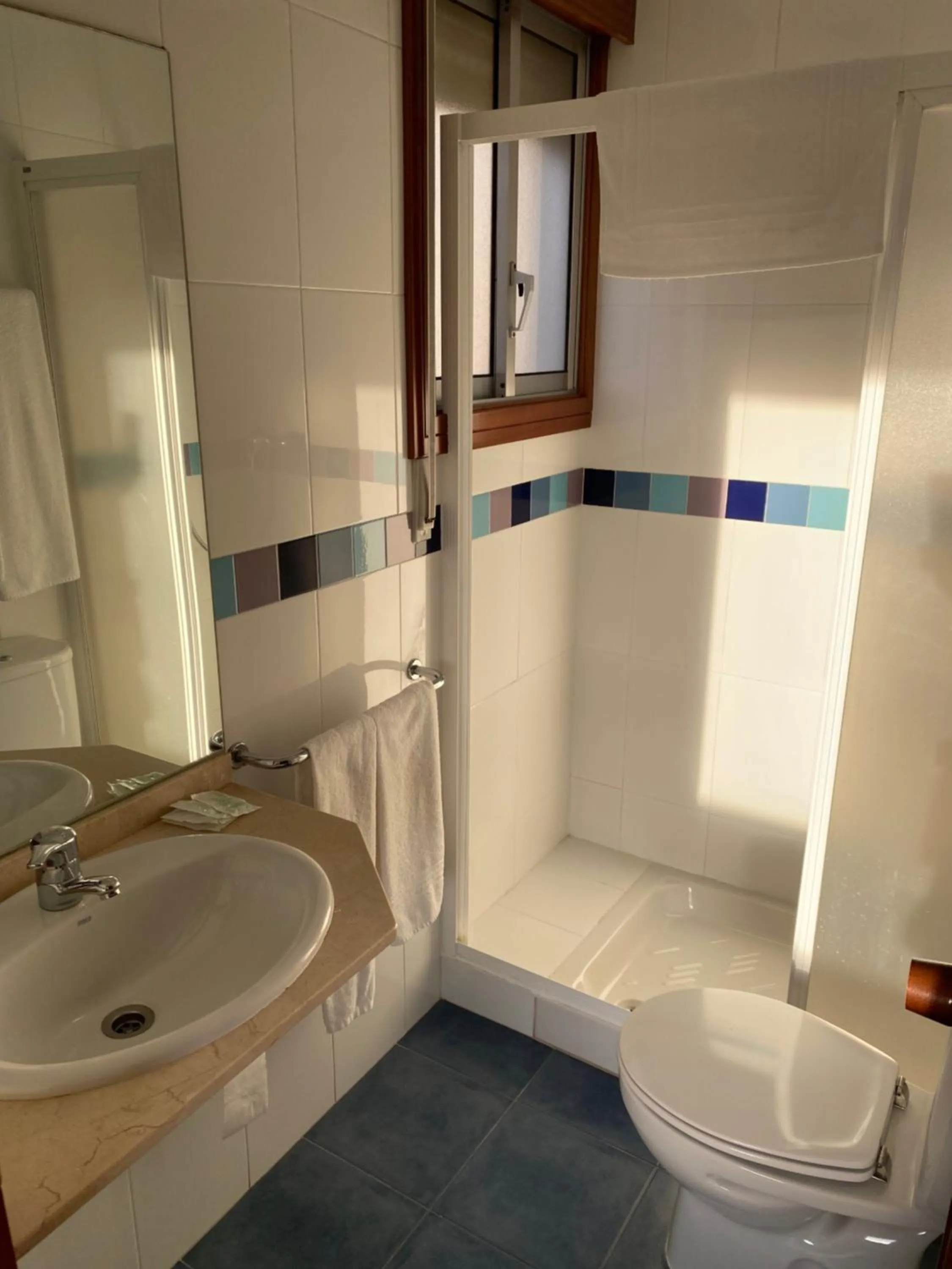 Shower in Pensión Venus