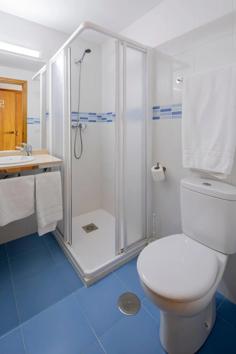 Shower in Pensión Venus