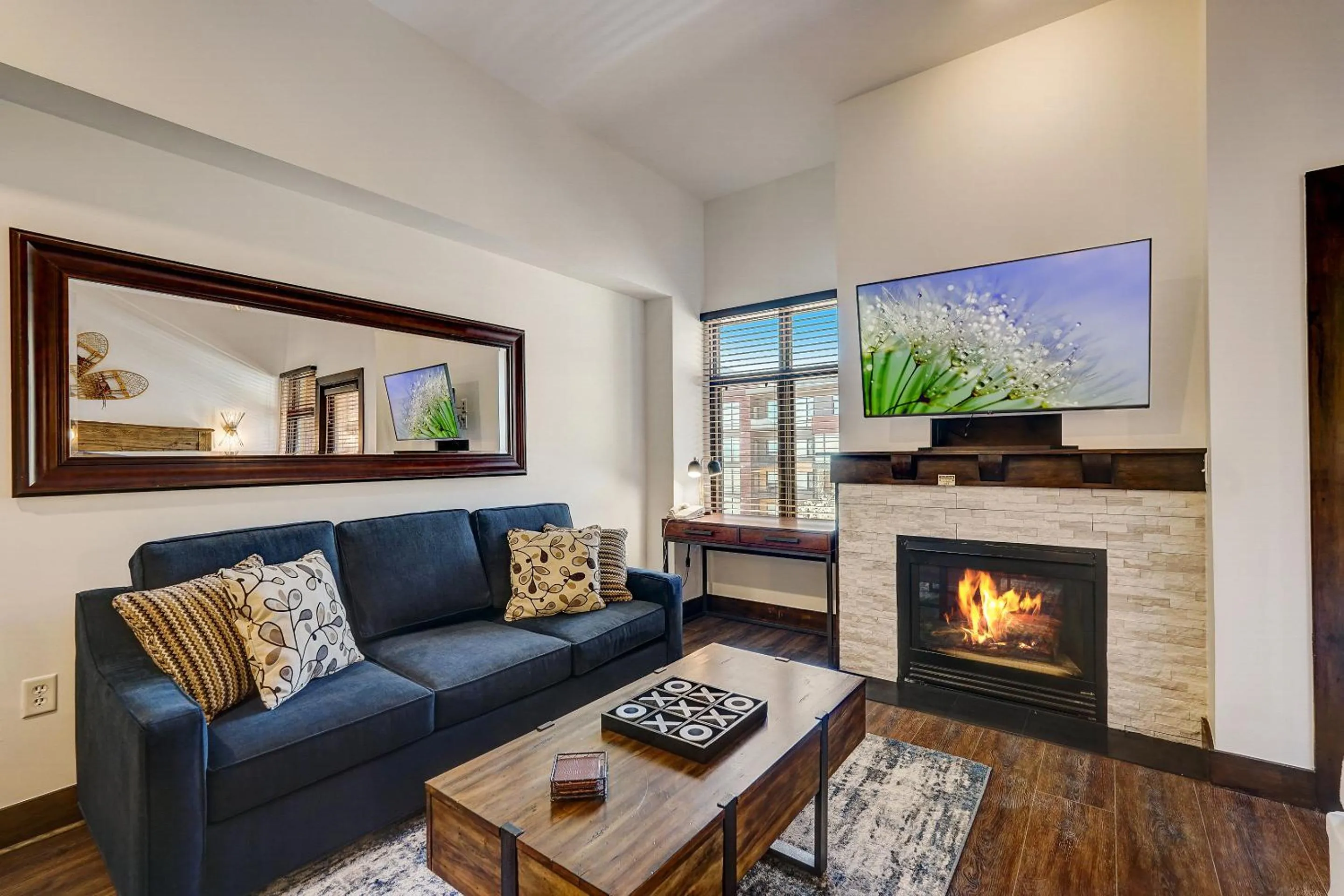 Living room in Sundial Lodge by All Seasons Resort Lodging