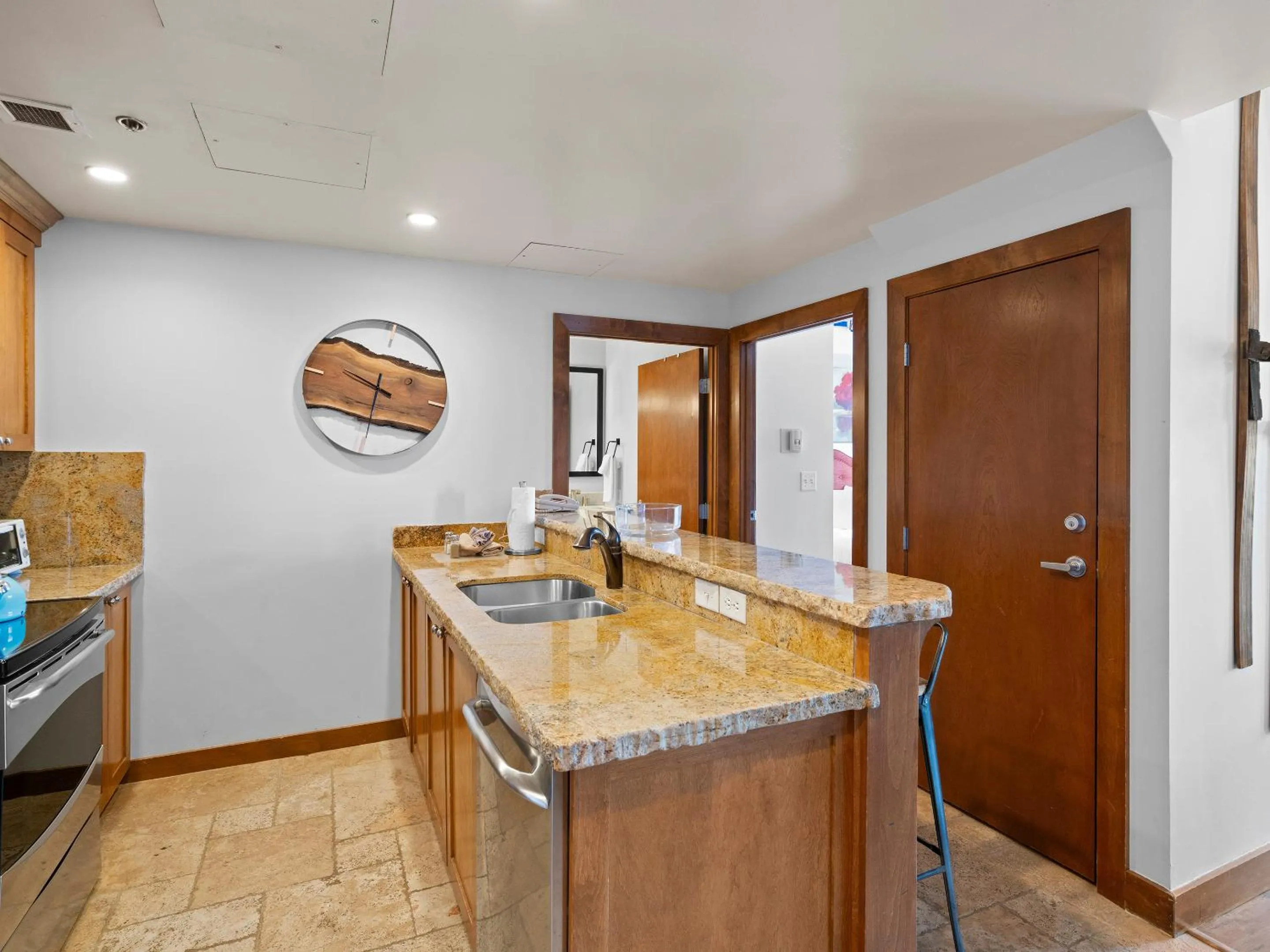 Kitchen or kitchenette in Sundial Lodge by All Seasons Resort Lodging